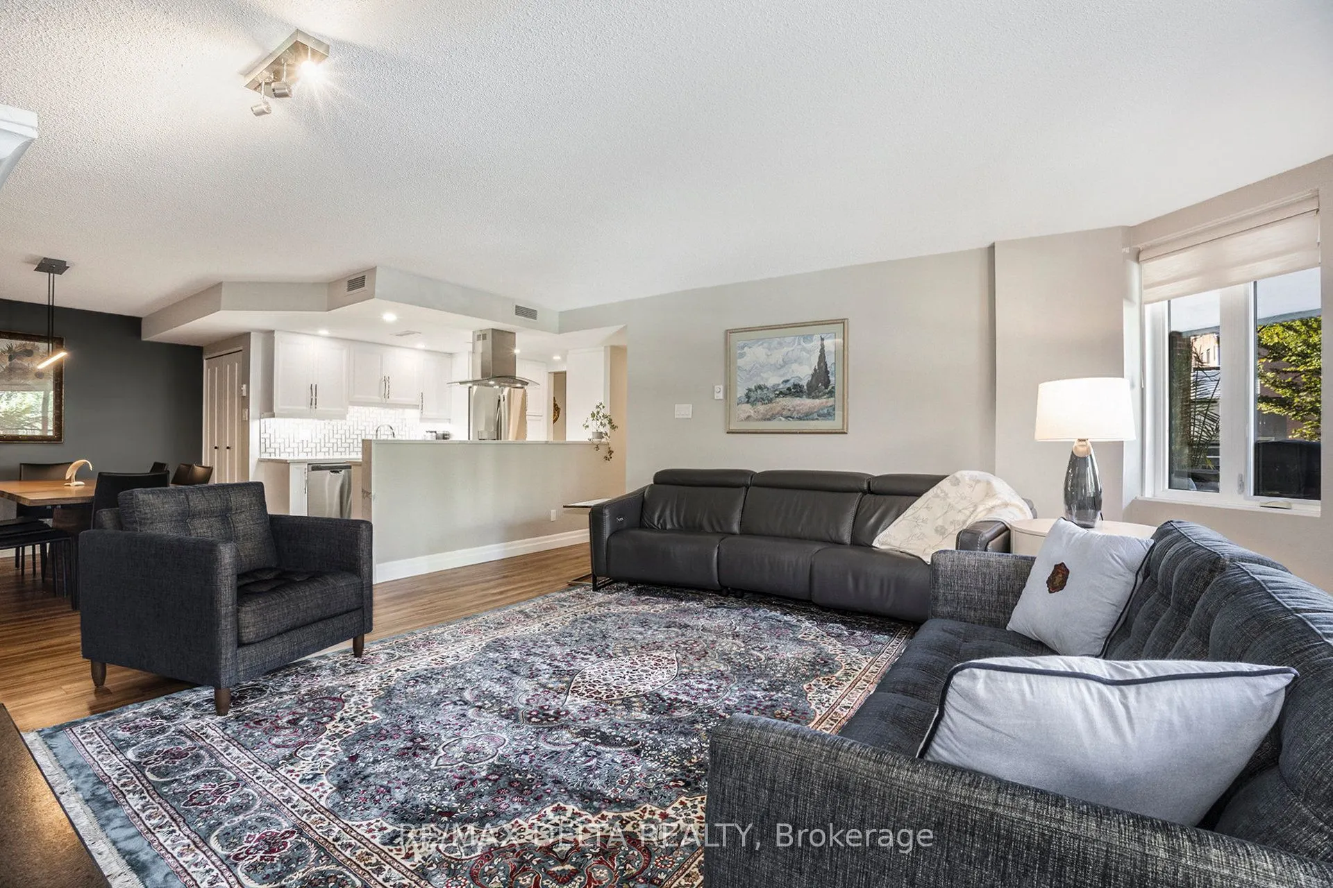 295 Gilmour Street #304