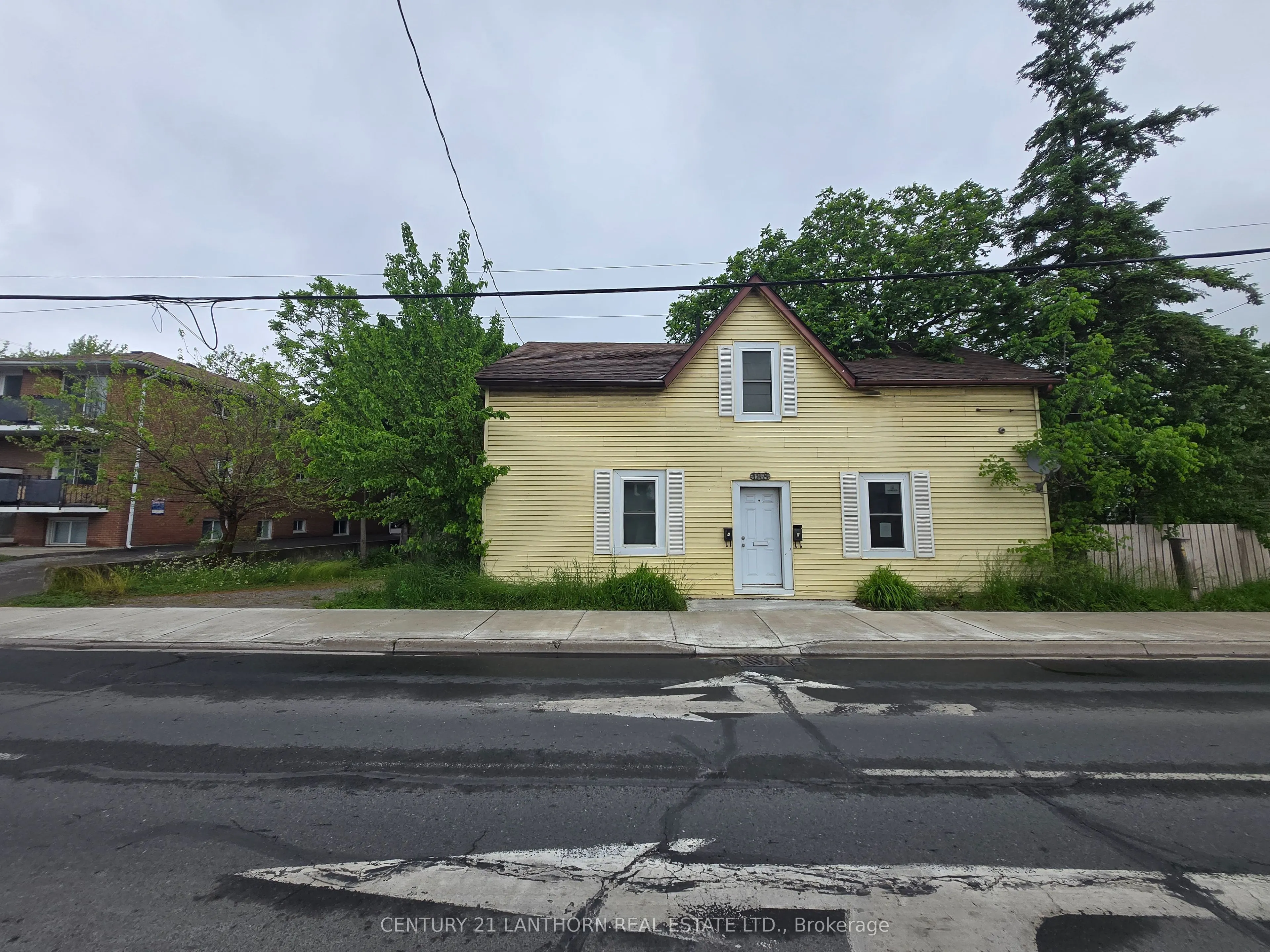188 Dundas Street W