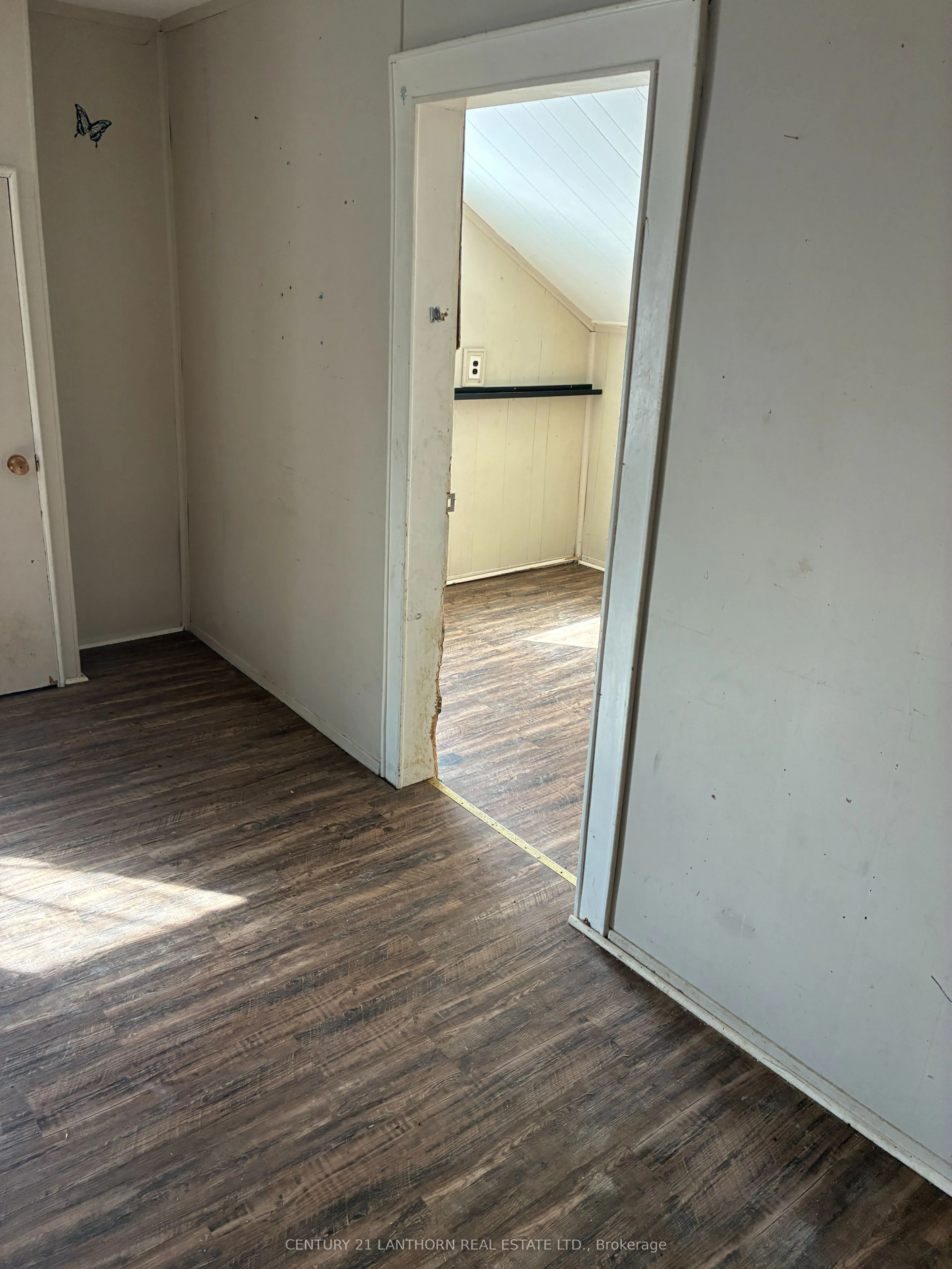 188 Dundas Street W