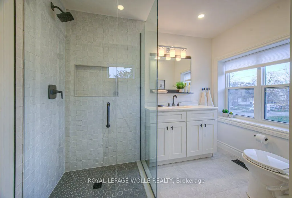 30 Dunbar Road S