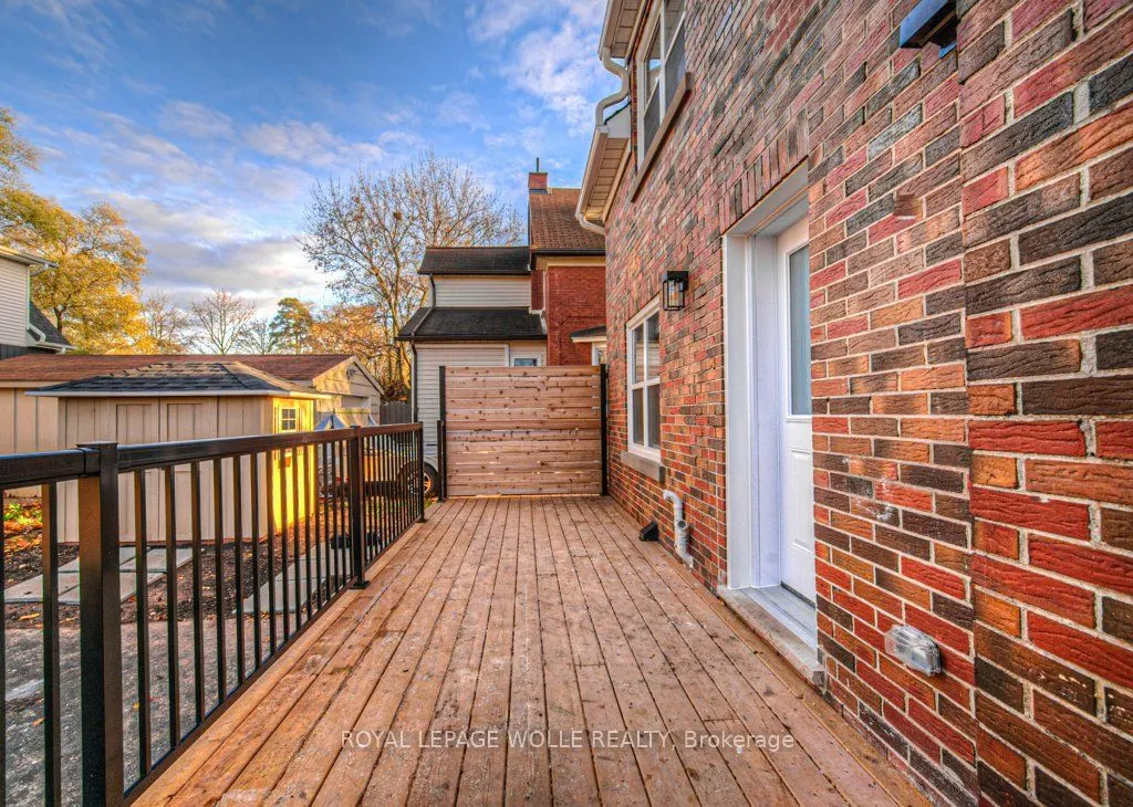 30 Dunbar Road S