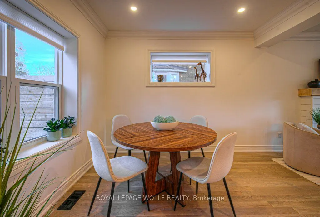 30 Dunbar Road S
