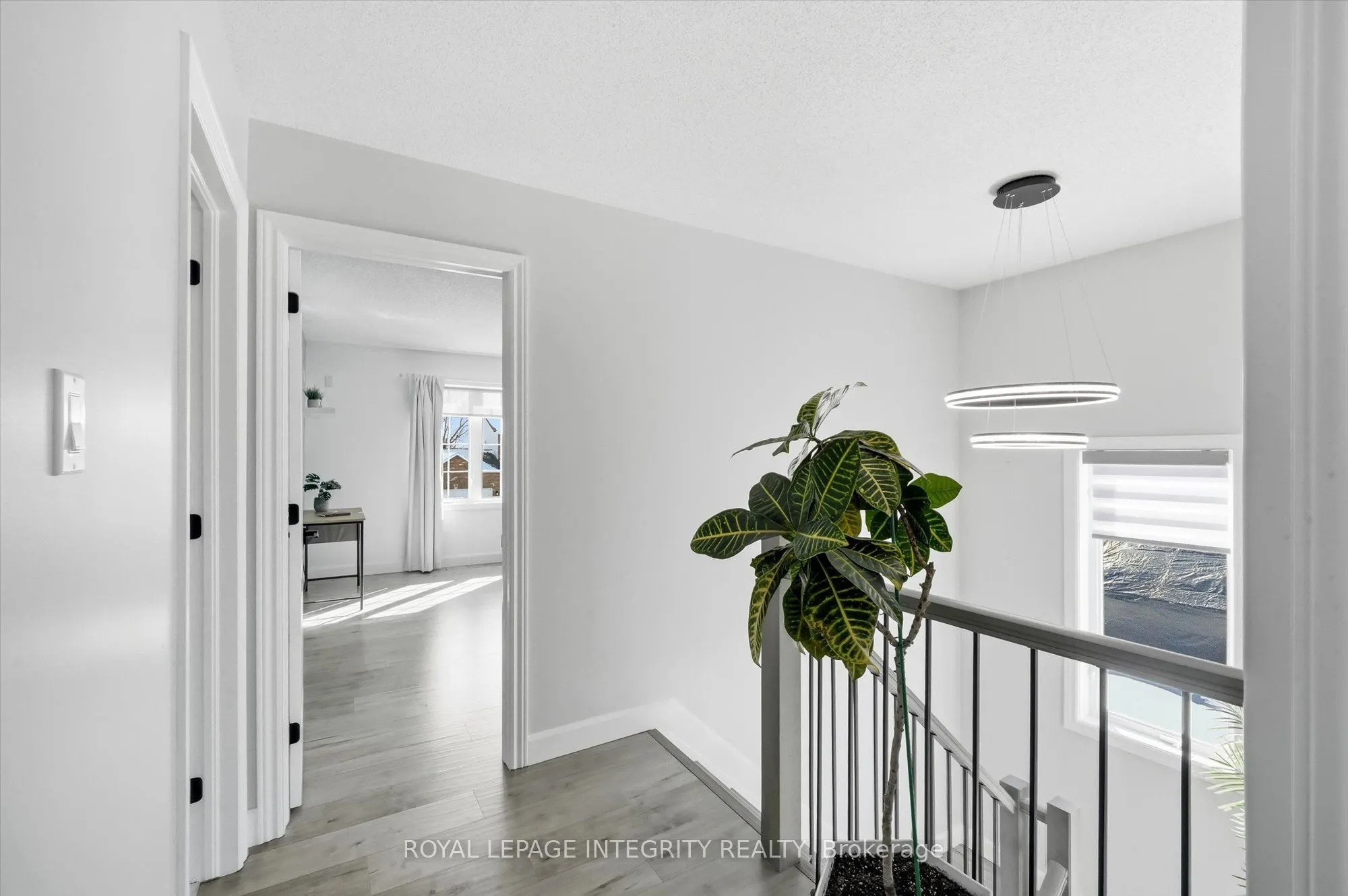 36 Frontenac Boulevard