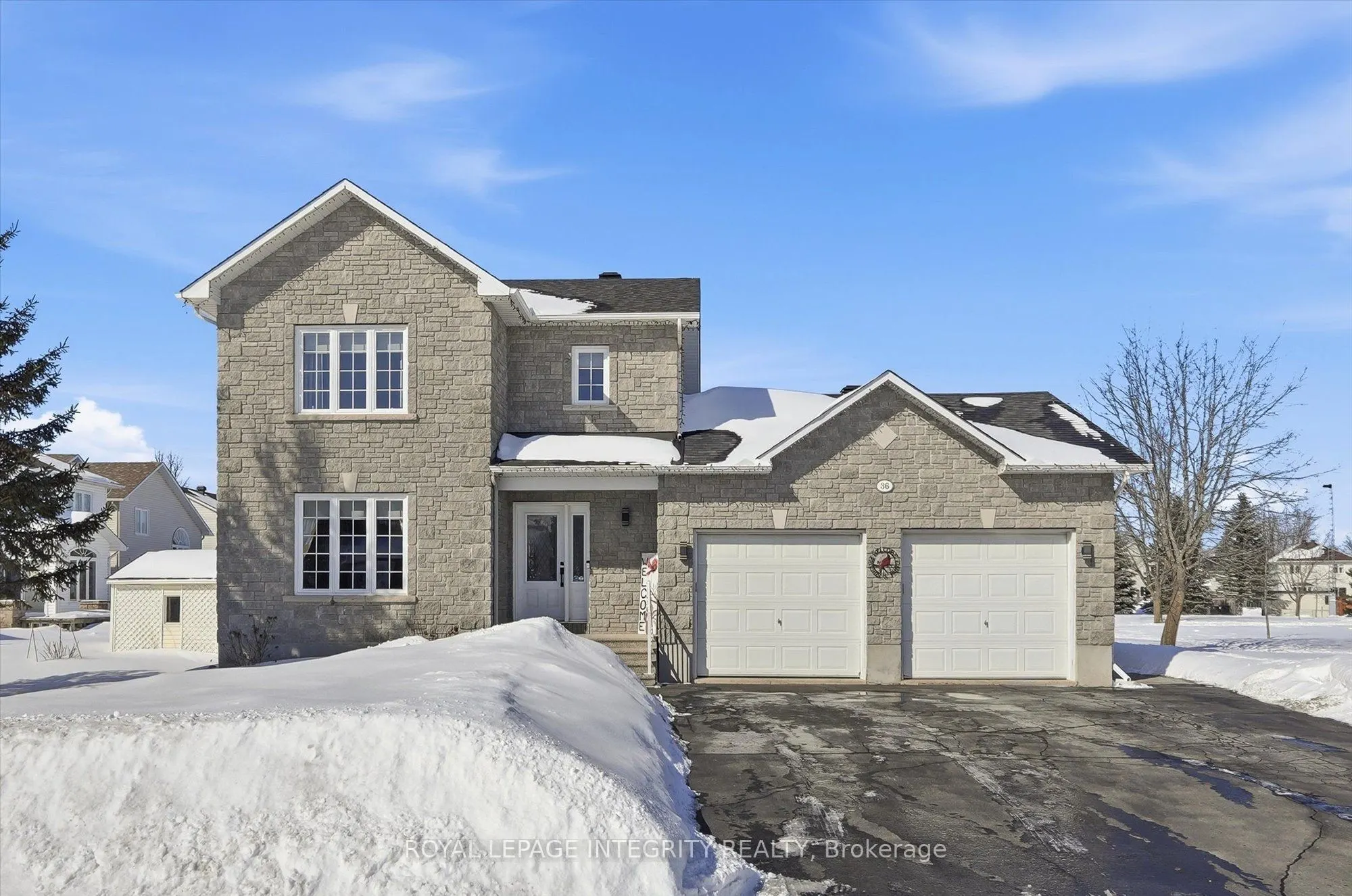 36 Frontenac Boulevard