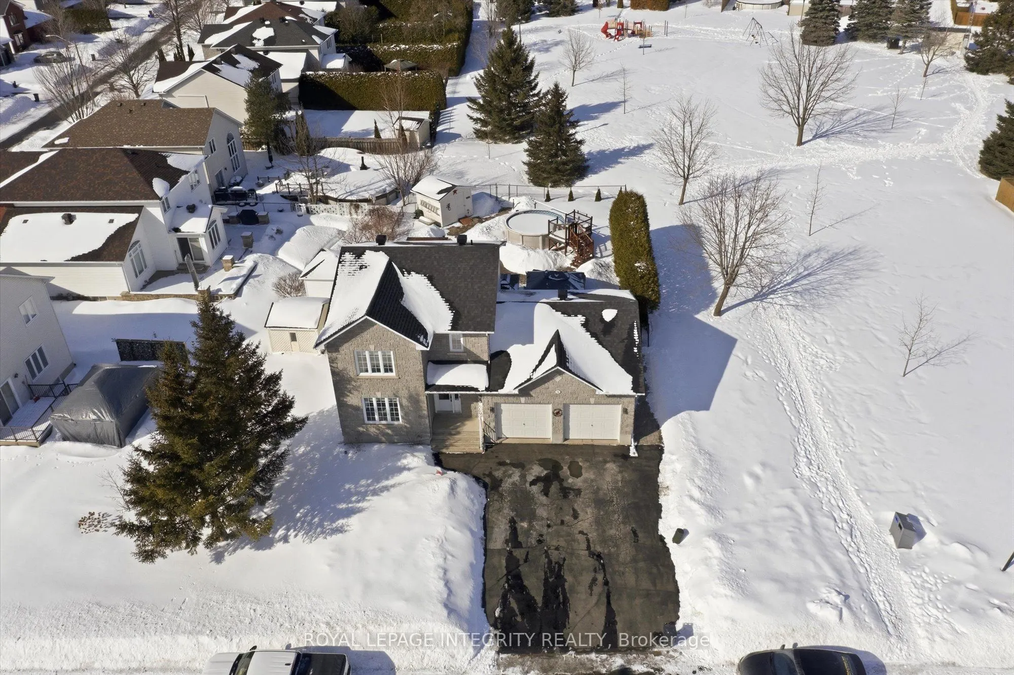 36 Frontenac Boulevard