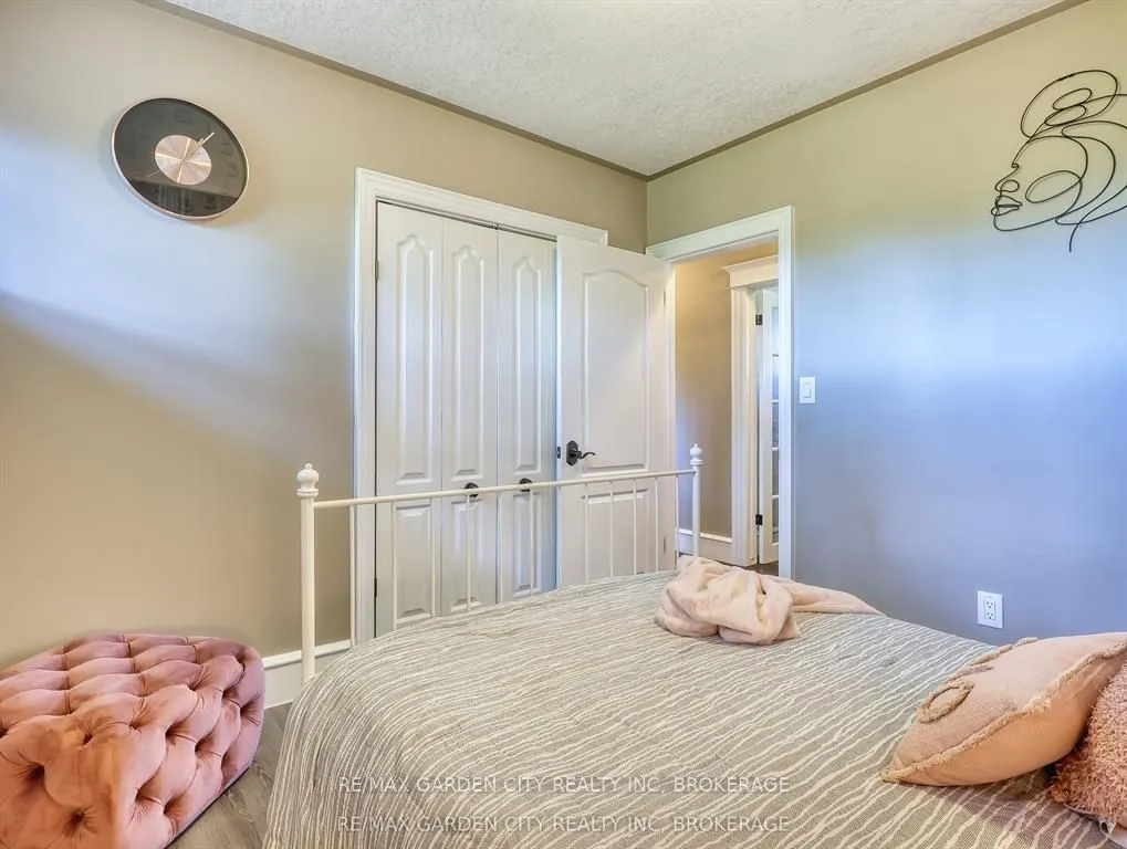 28 MARSDALE Drive