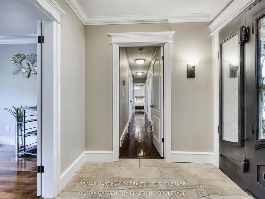 28 MARSDALE Drive