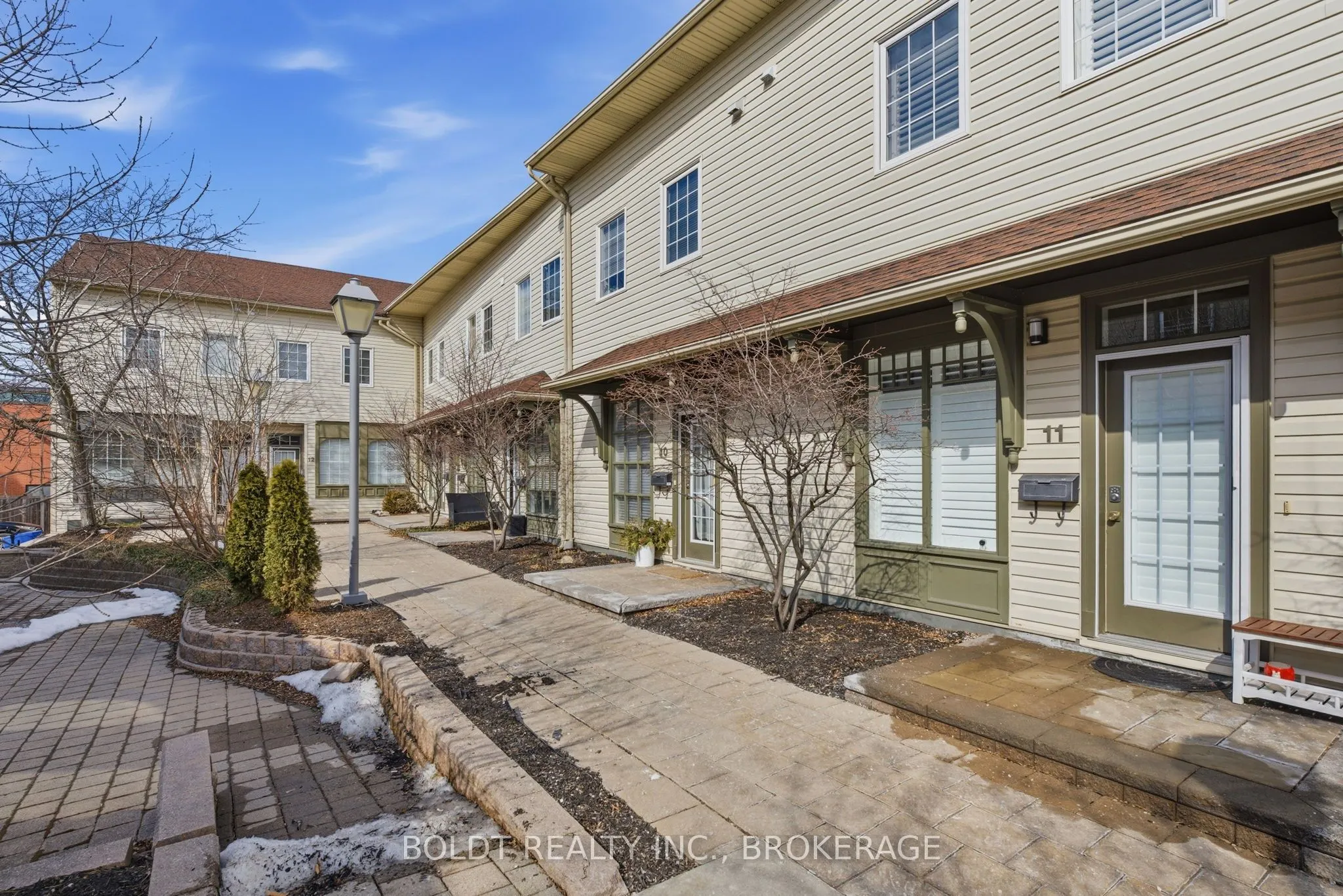 49 ONTARIO Street #8