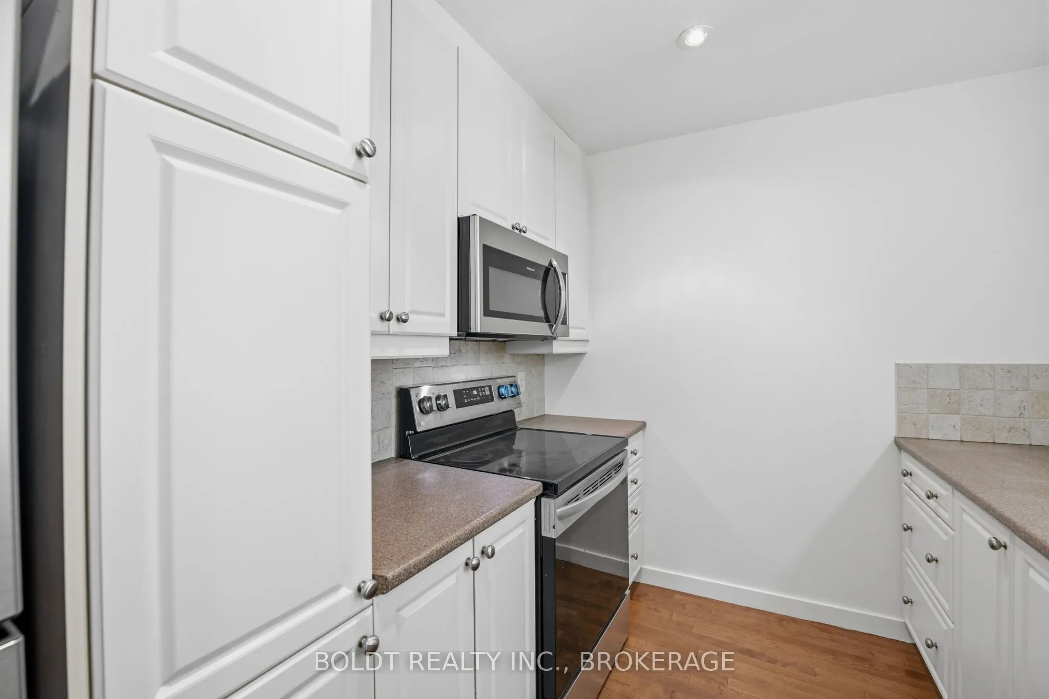 49 ONTARIO Street #8