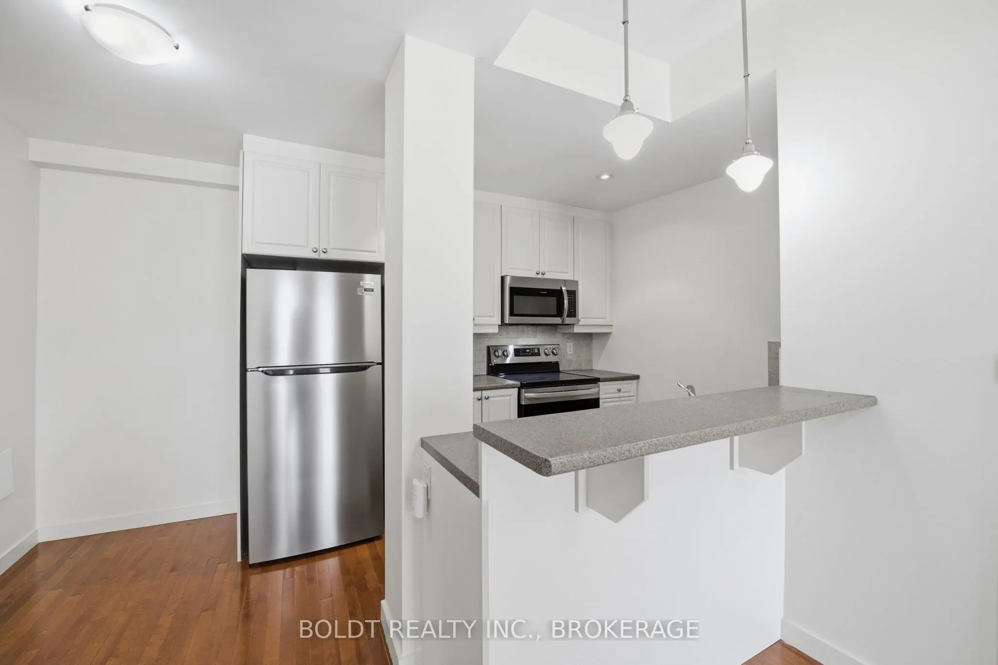 49 ONTARIO Street #8