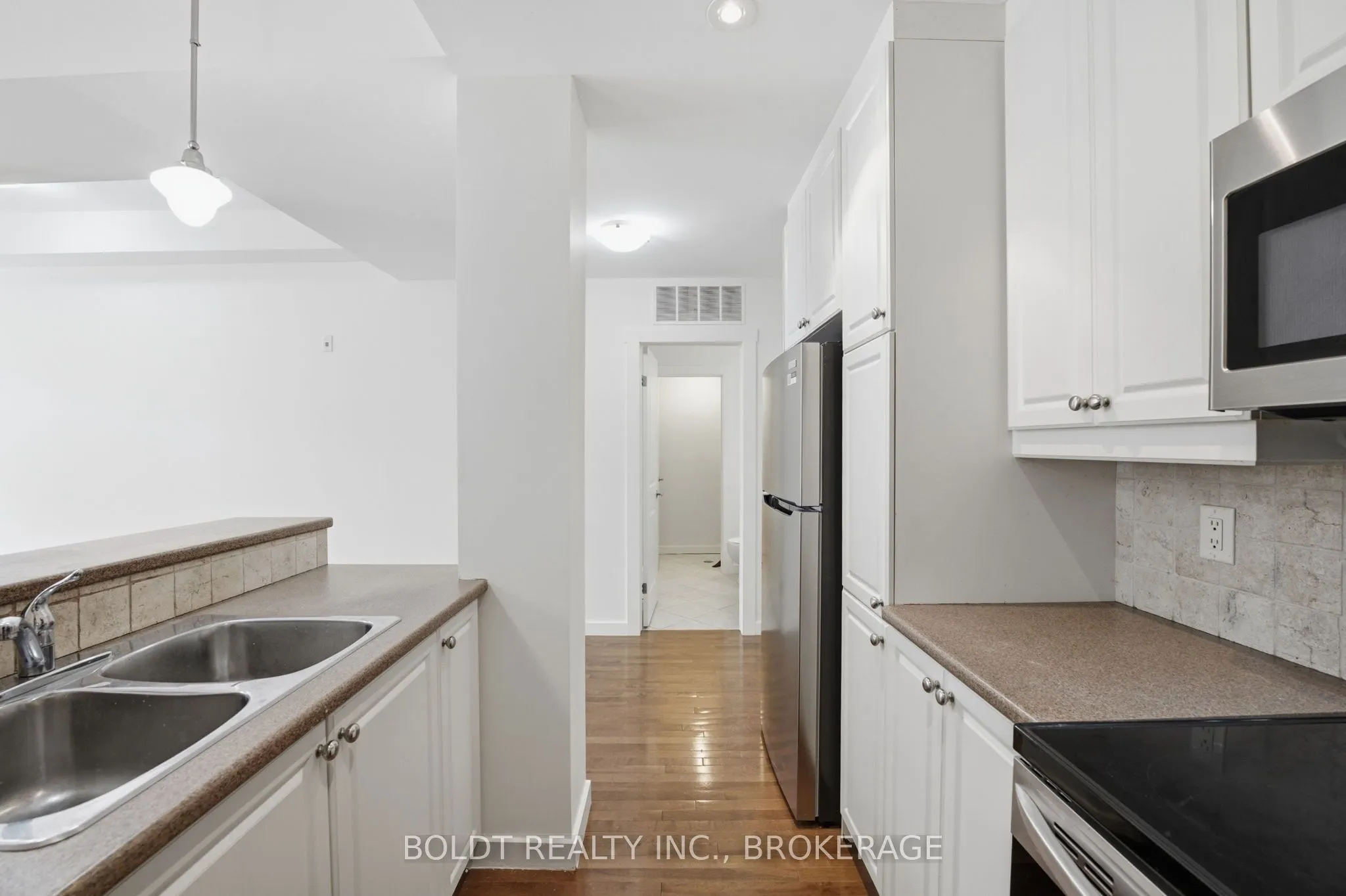 49 ONTARIO Street #8