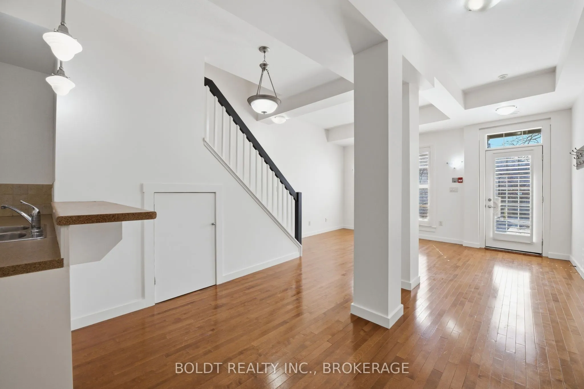 49 ONTARIO Street #8