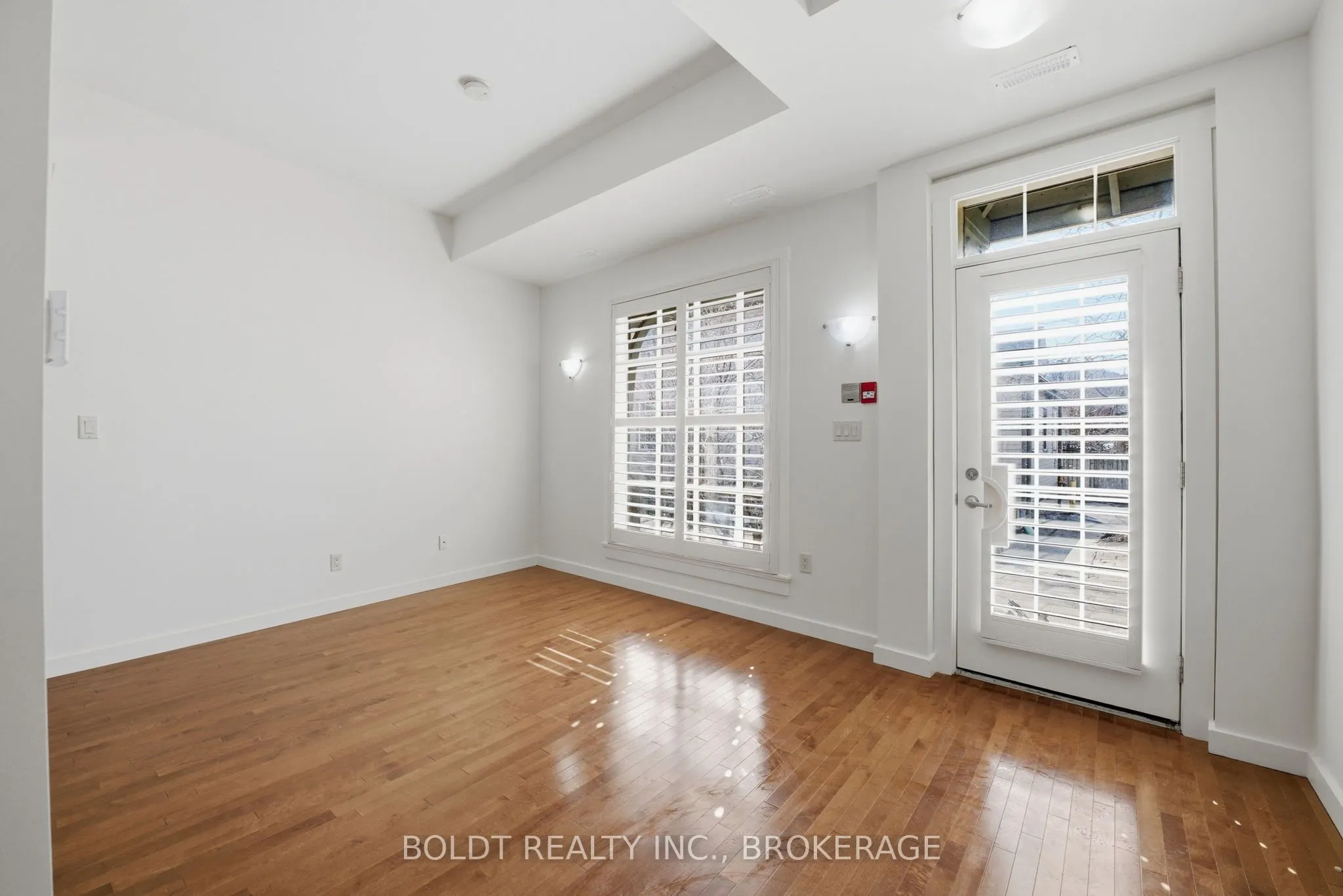 49 ONTARIO Street #8