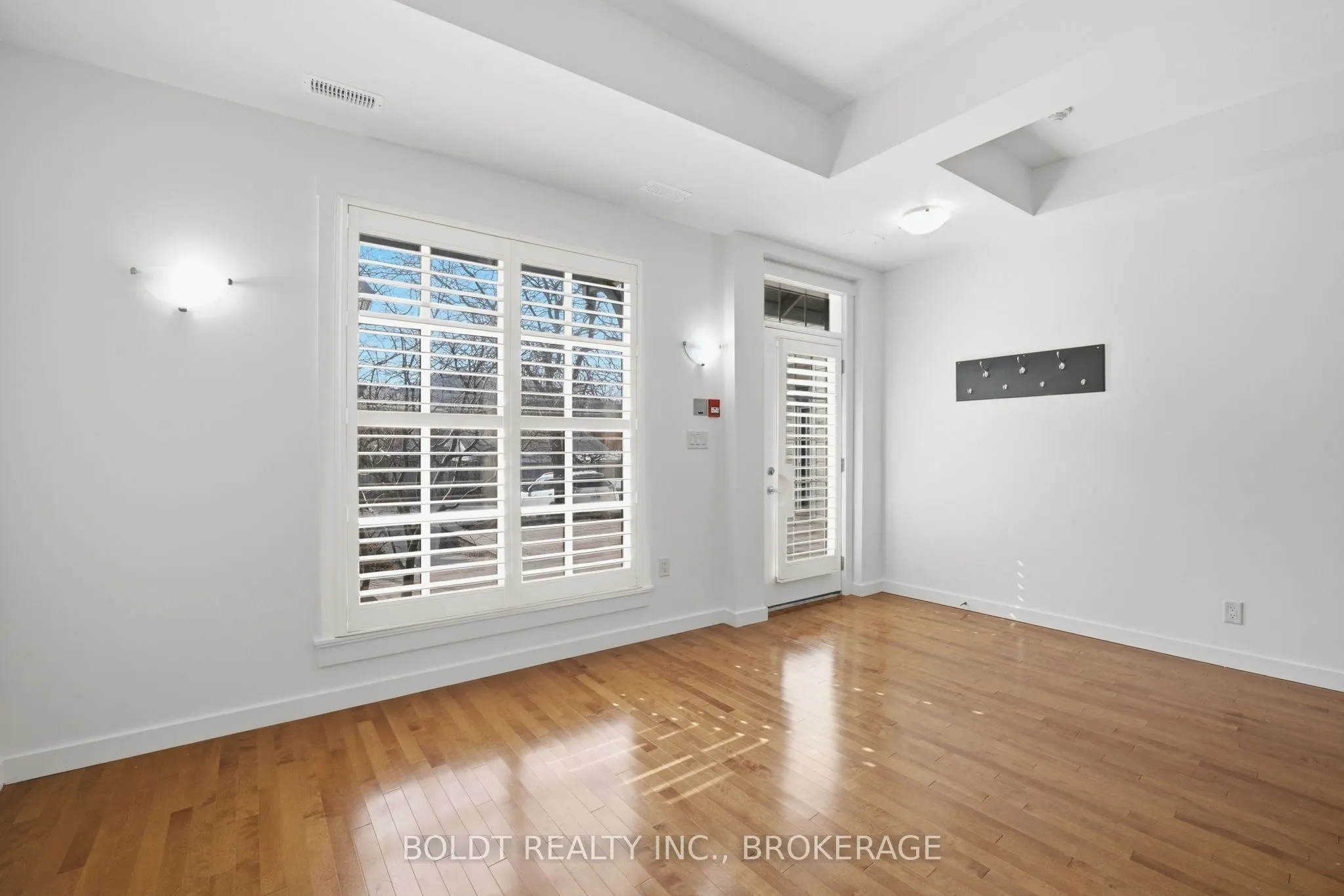 49 ONTARIO Street #8