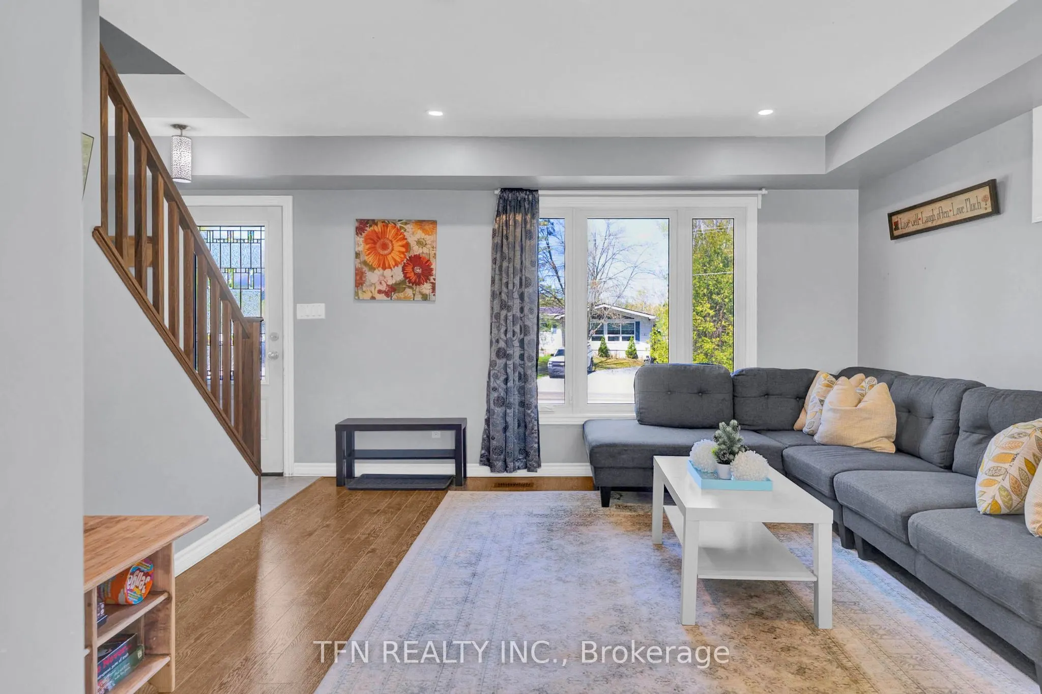 4 Pinewood Boulevard