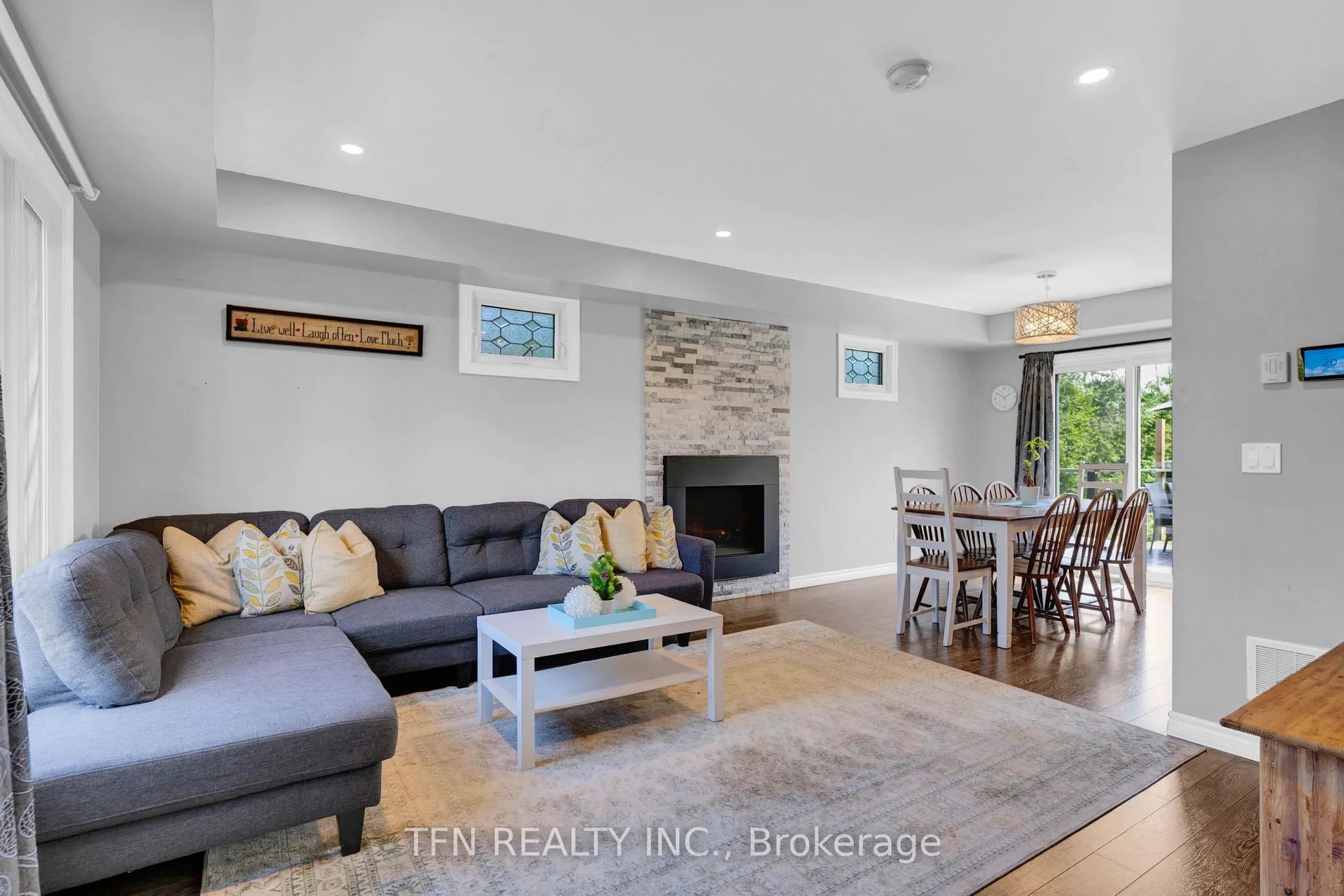 4 Pinewood Boulevard