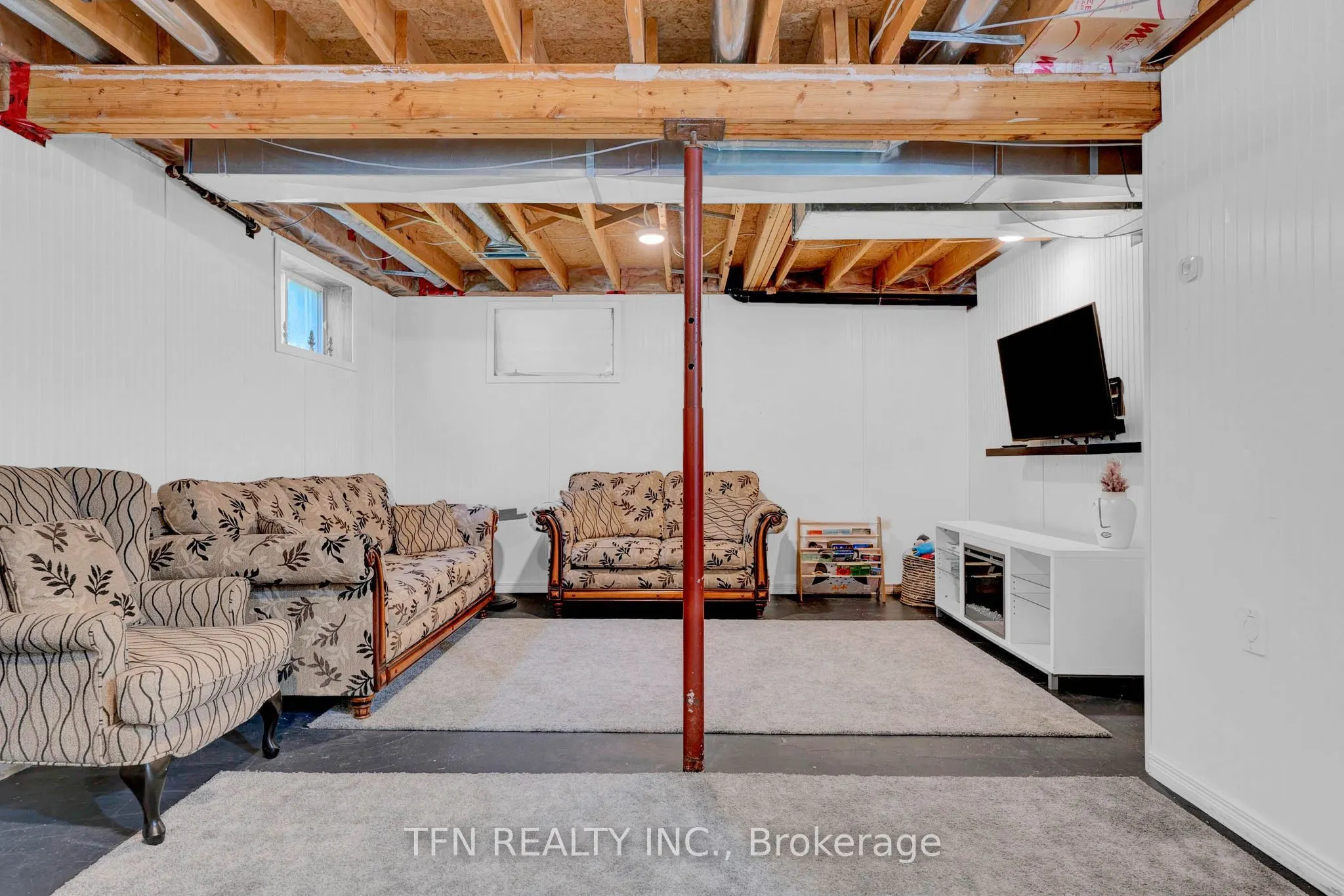 4 Pinewood Boulevard