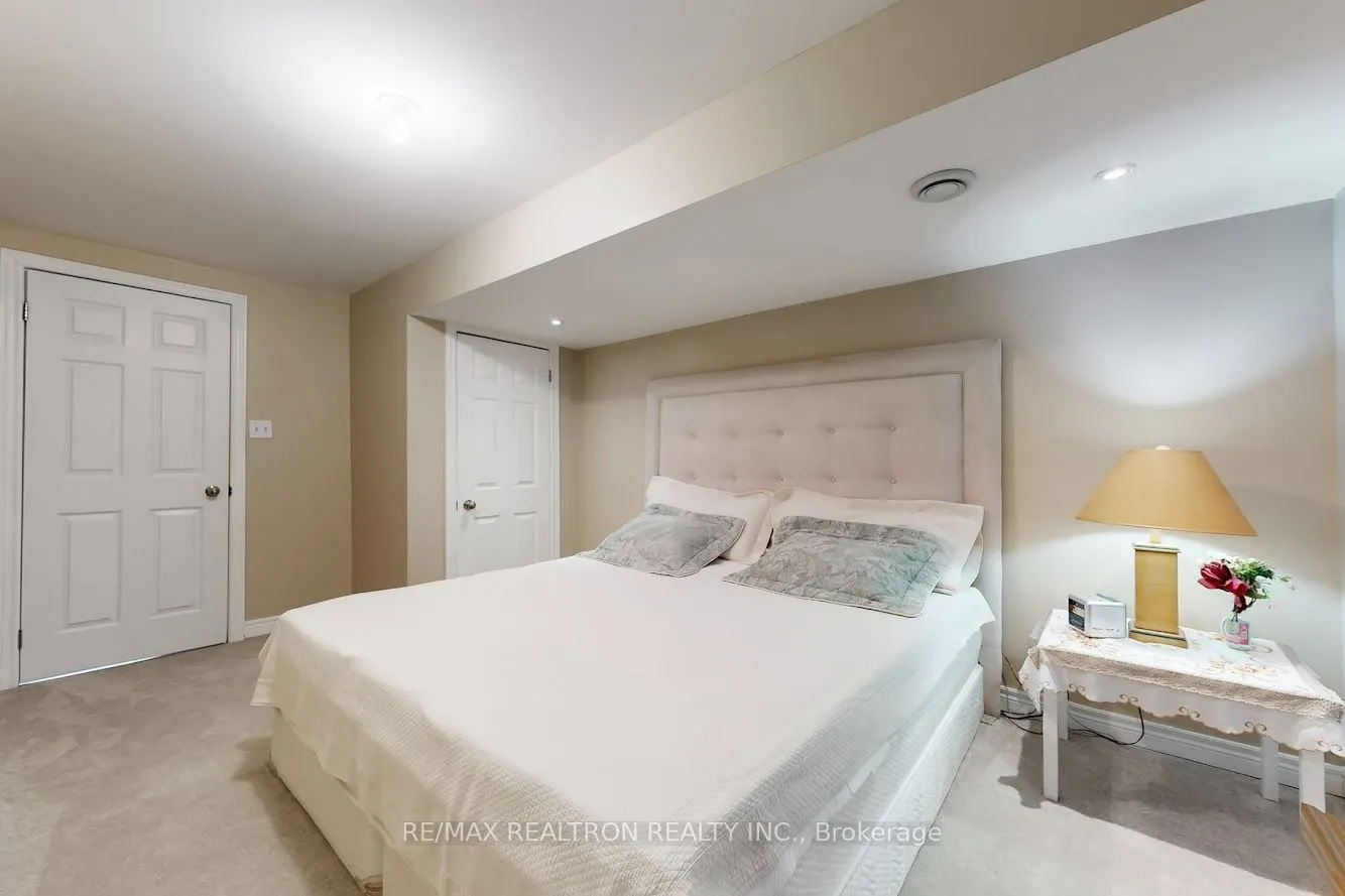 709 Roland Road