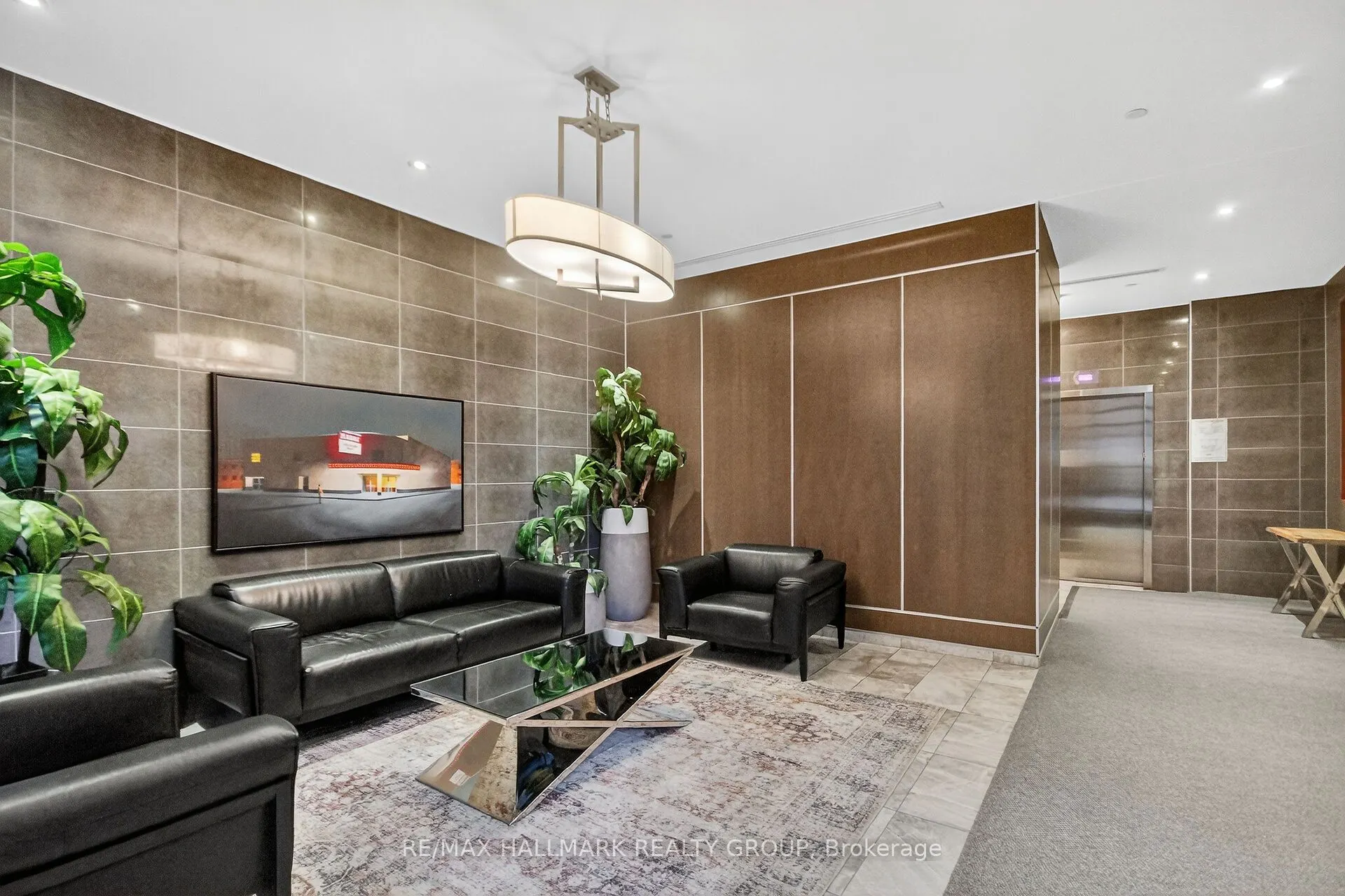 10 Rosemount Avenue #503