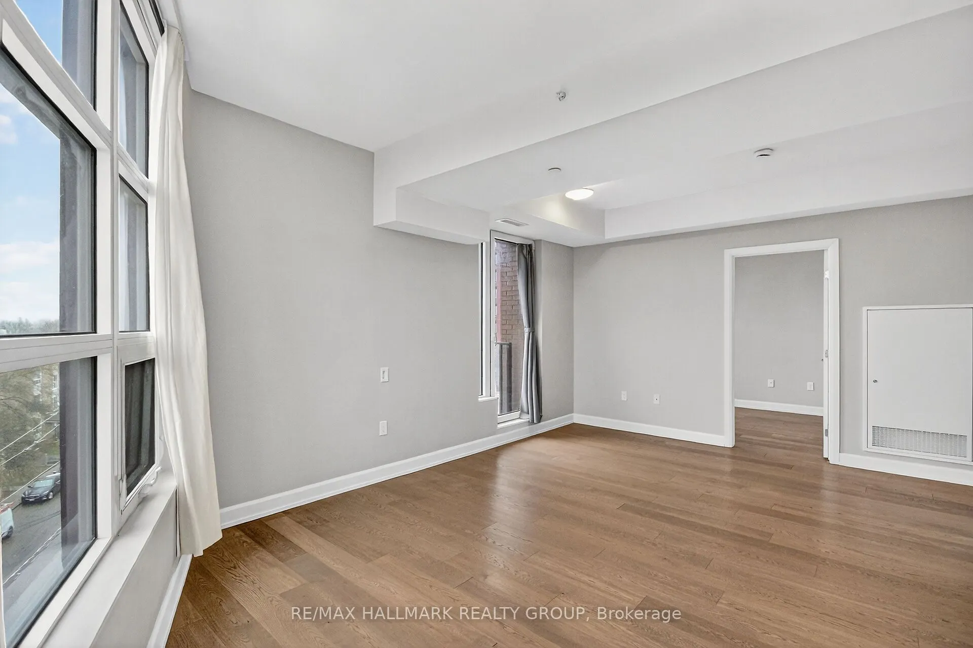 10 Rosemount Avenue #503
