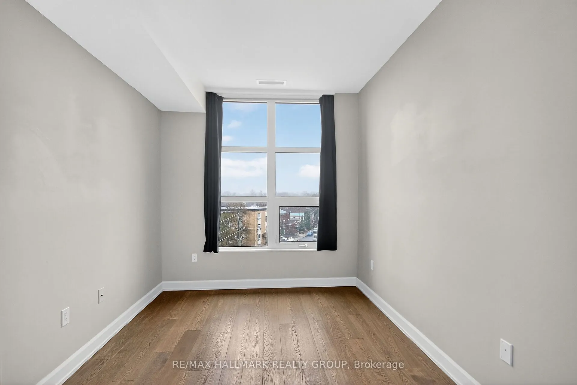 10 Rosemount Avenue #503