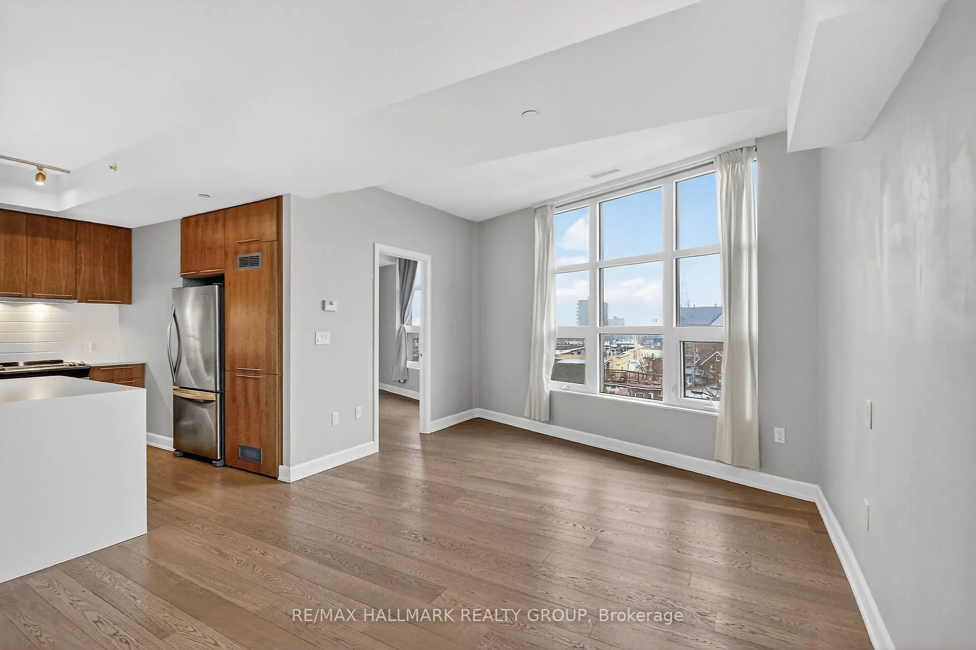 10 Rosemount Avenue #503