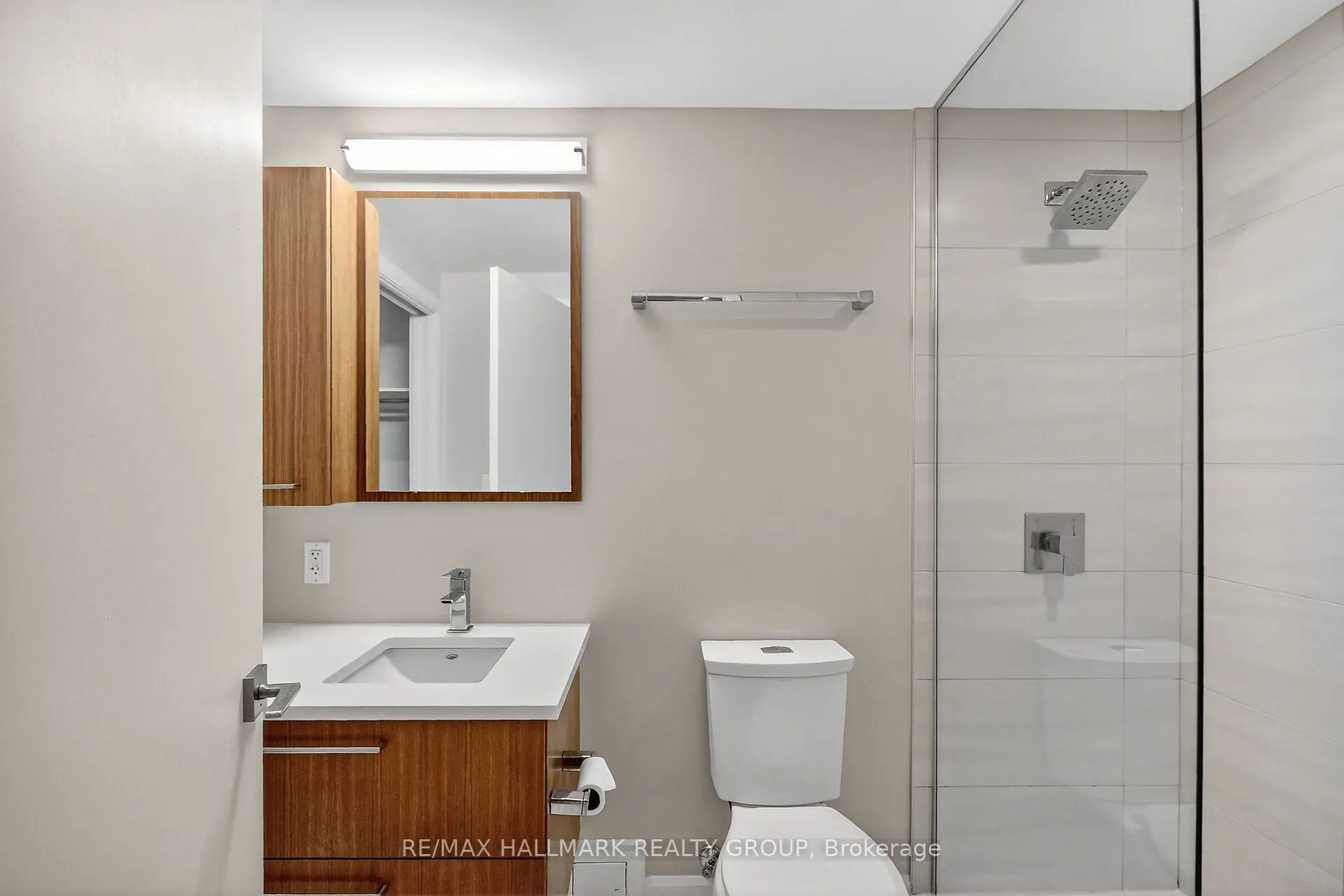 10 Rosemount Avenue #503
