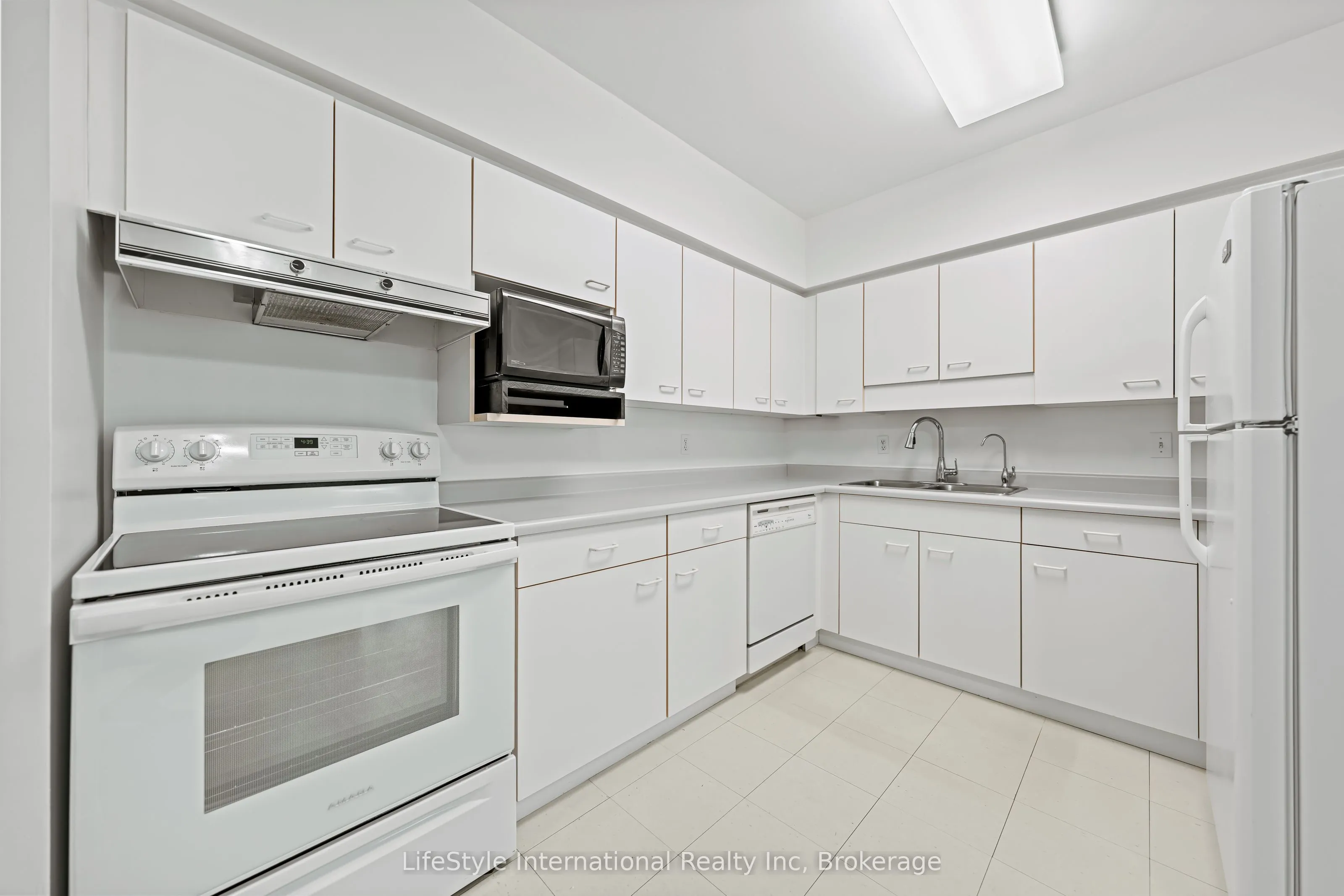 208 Silvercreek Parkway N #205