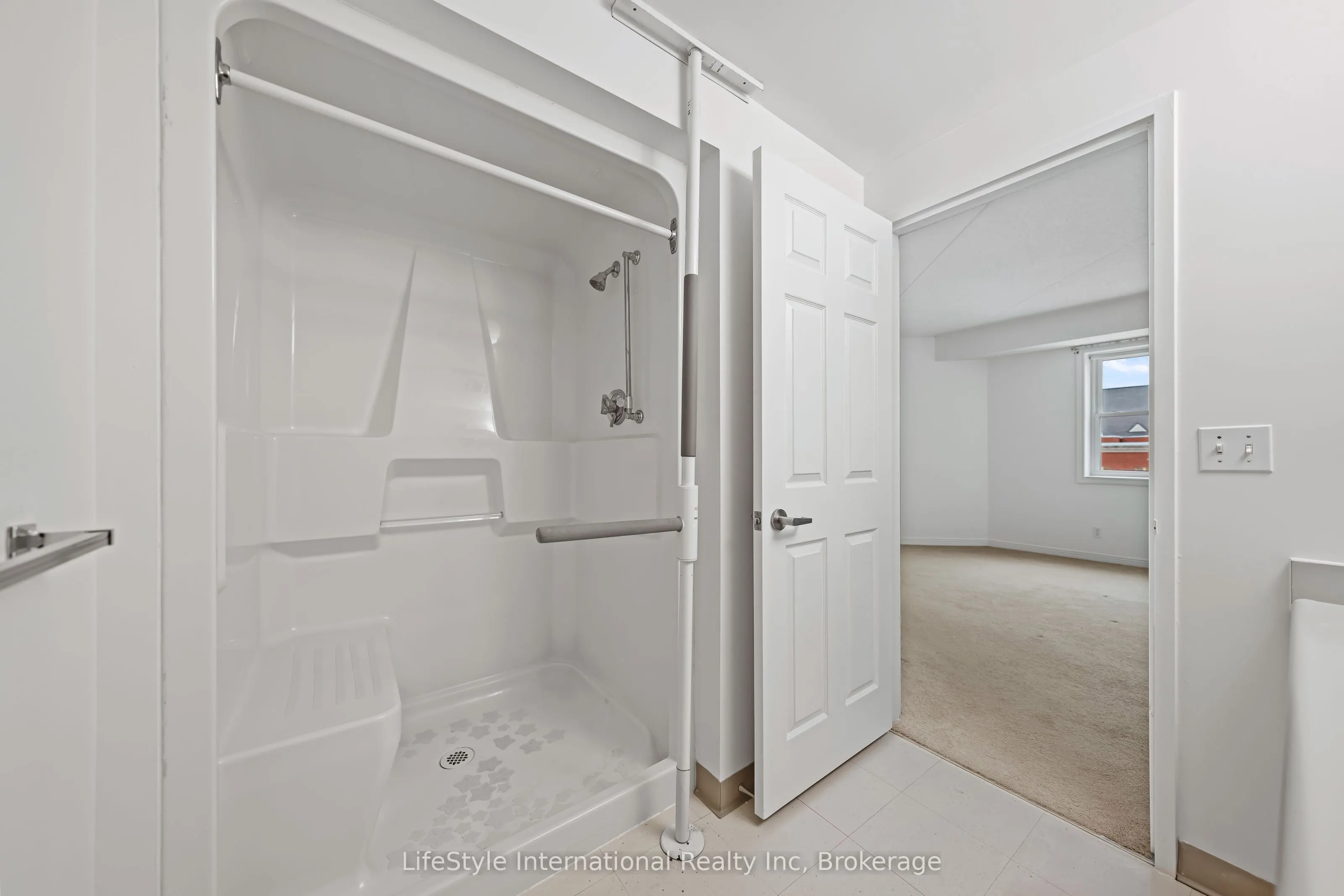 208 Silvercreek Parkway N #205