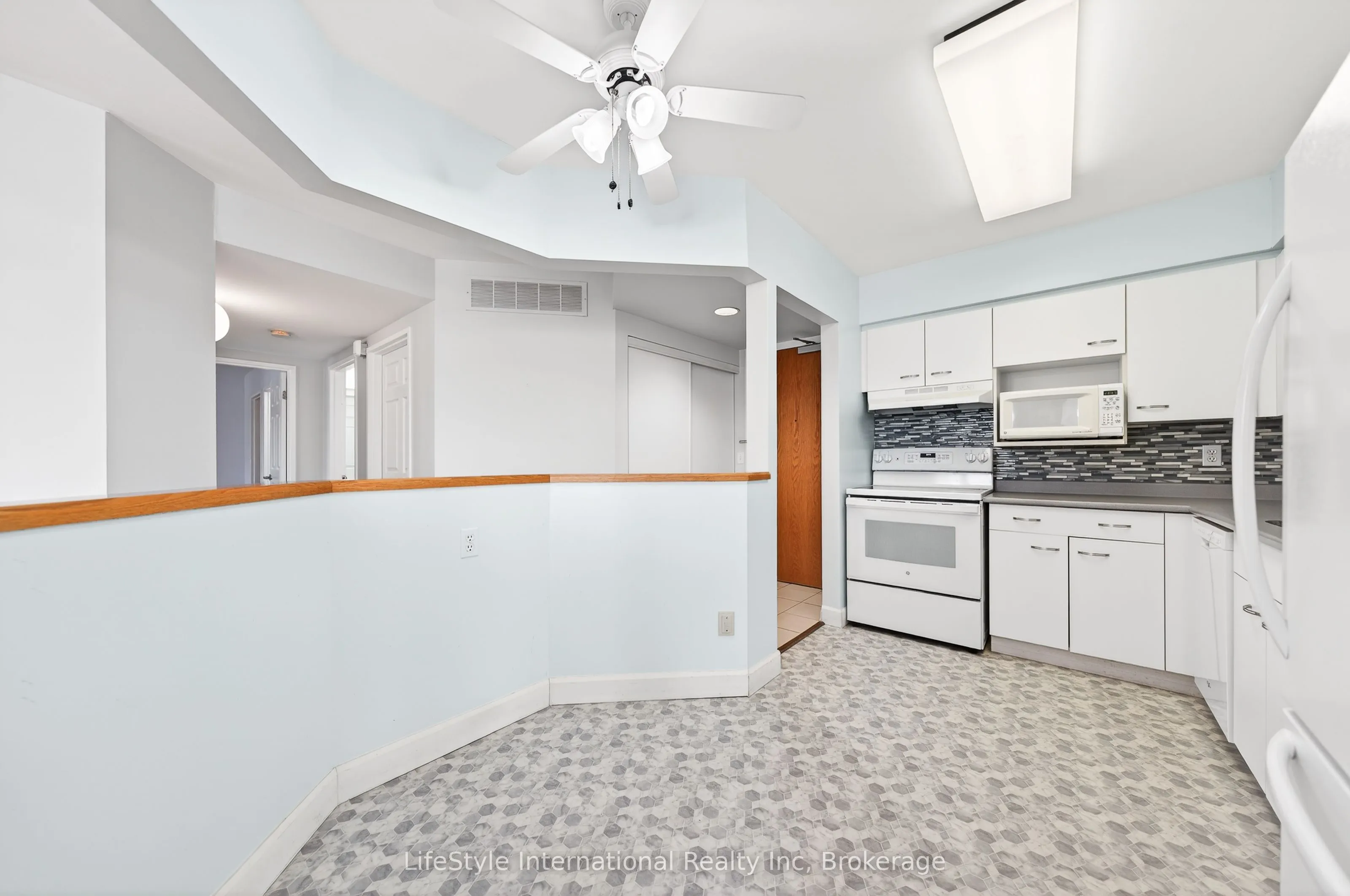 208 Silvercreek Parkway N #306