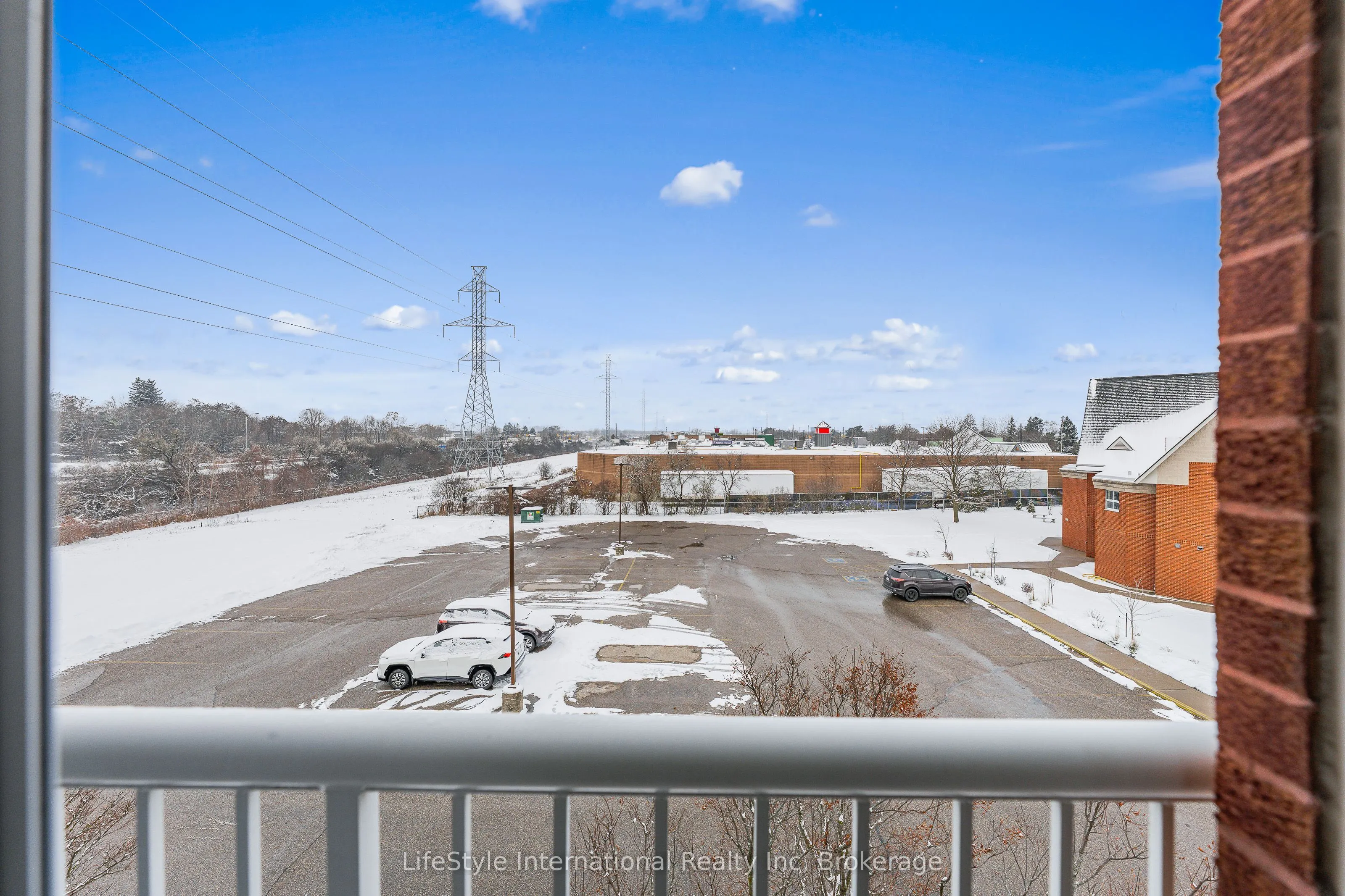 208 Silvercreek Parkway N #306
