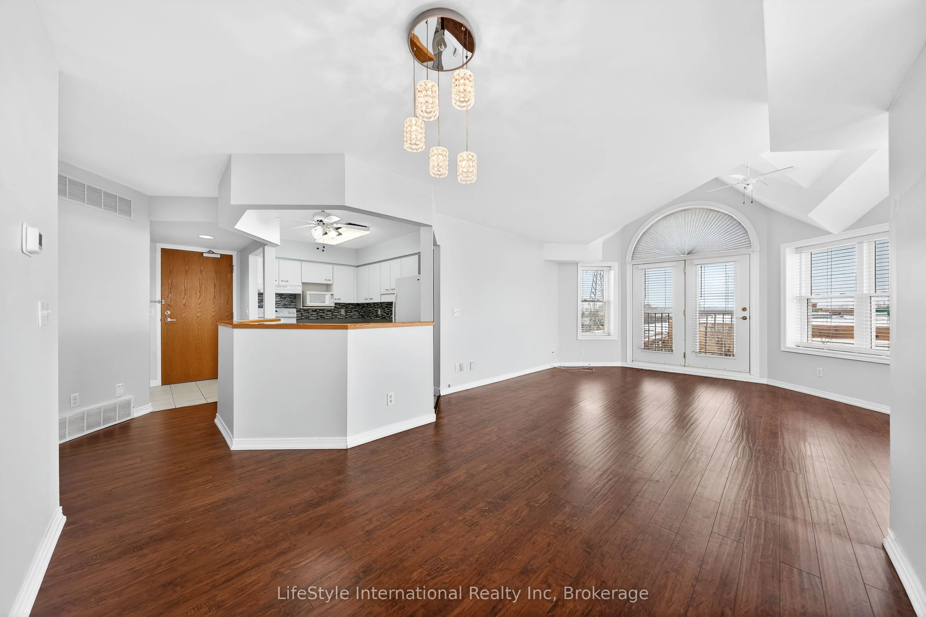 208 Silvercreek Parkway N #306
