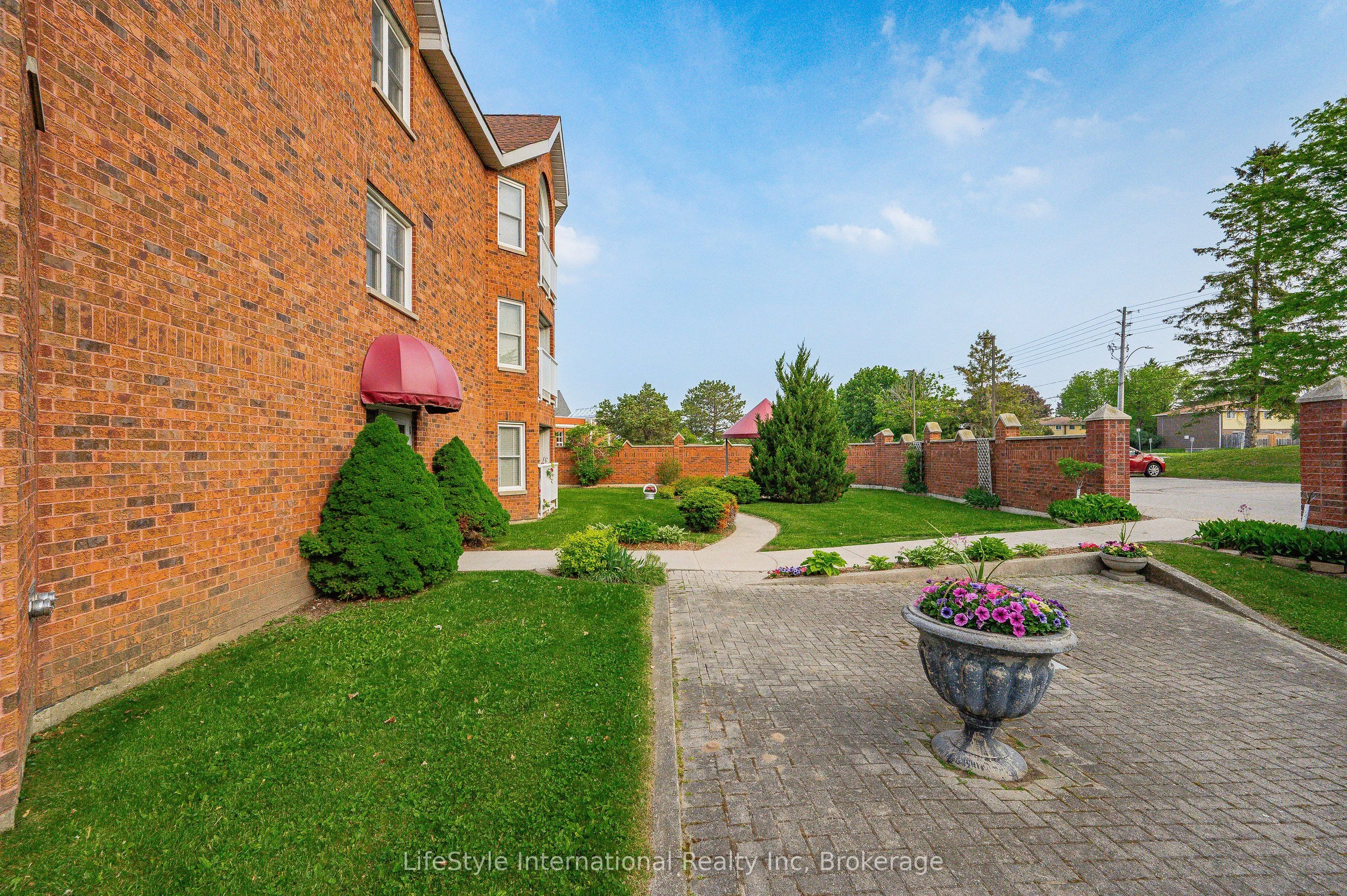 208 Silvercreek Parkway N #306