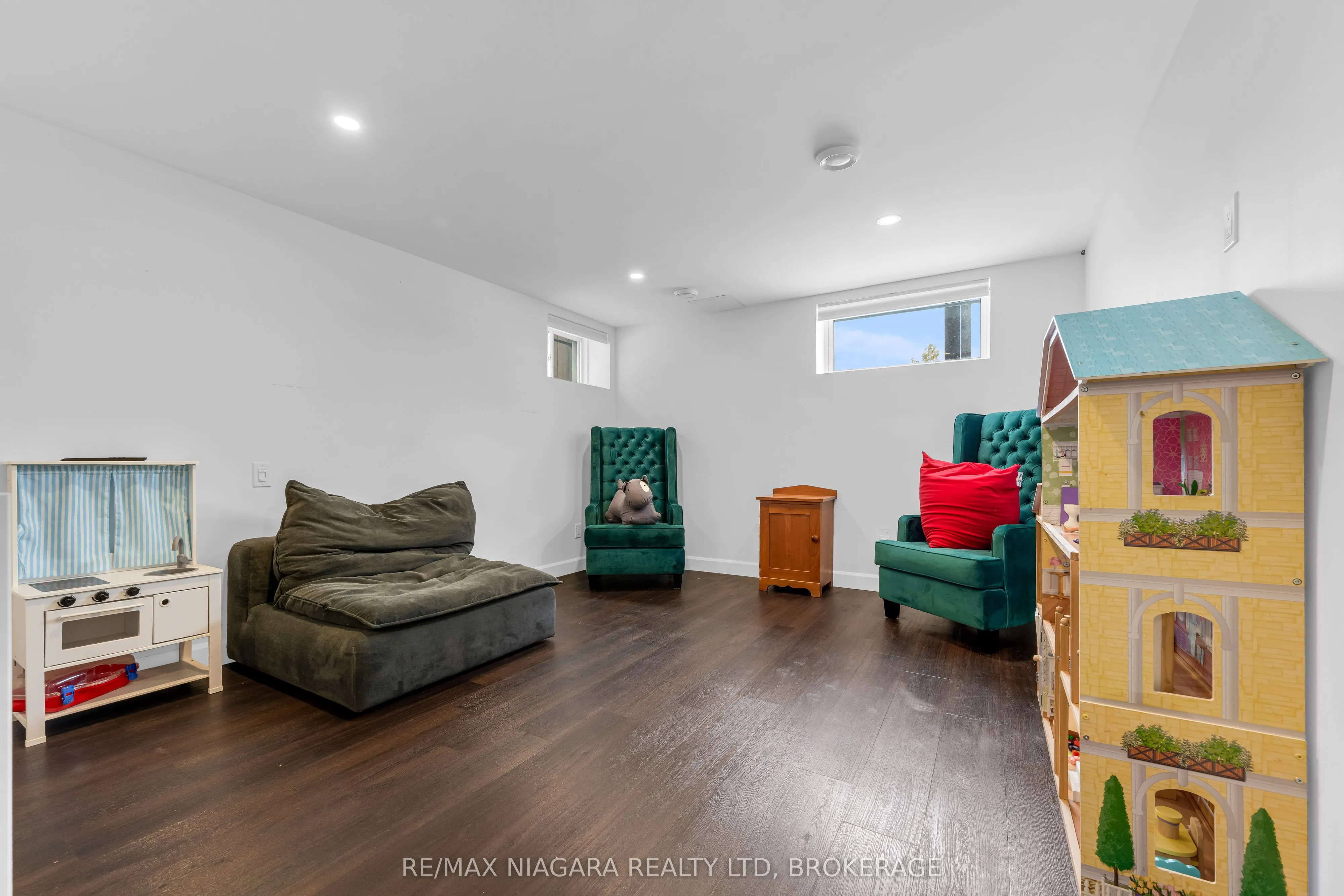 5 Heron Pointe Road