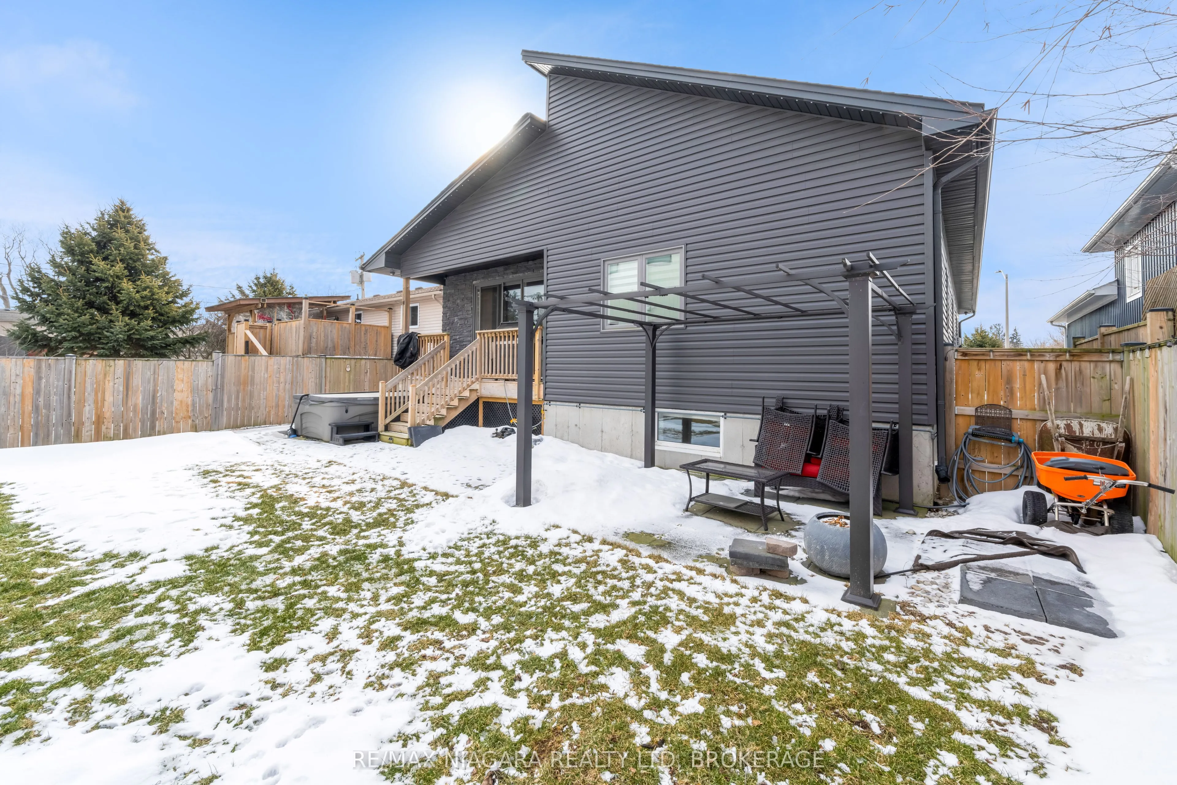 5 Heron Pointe Road