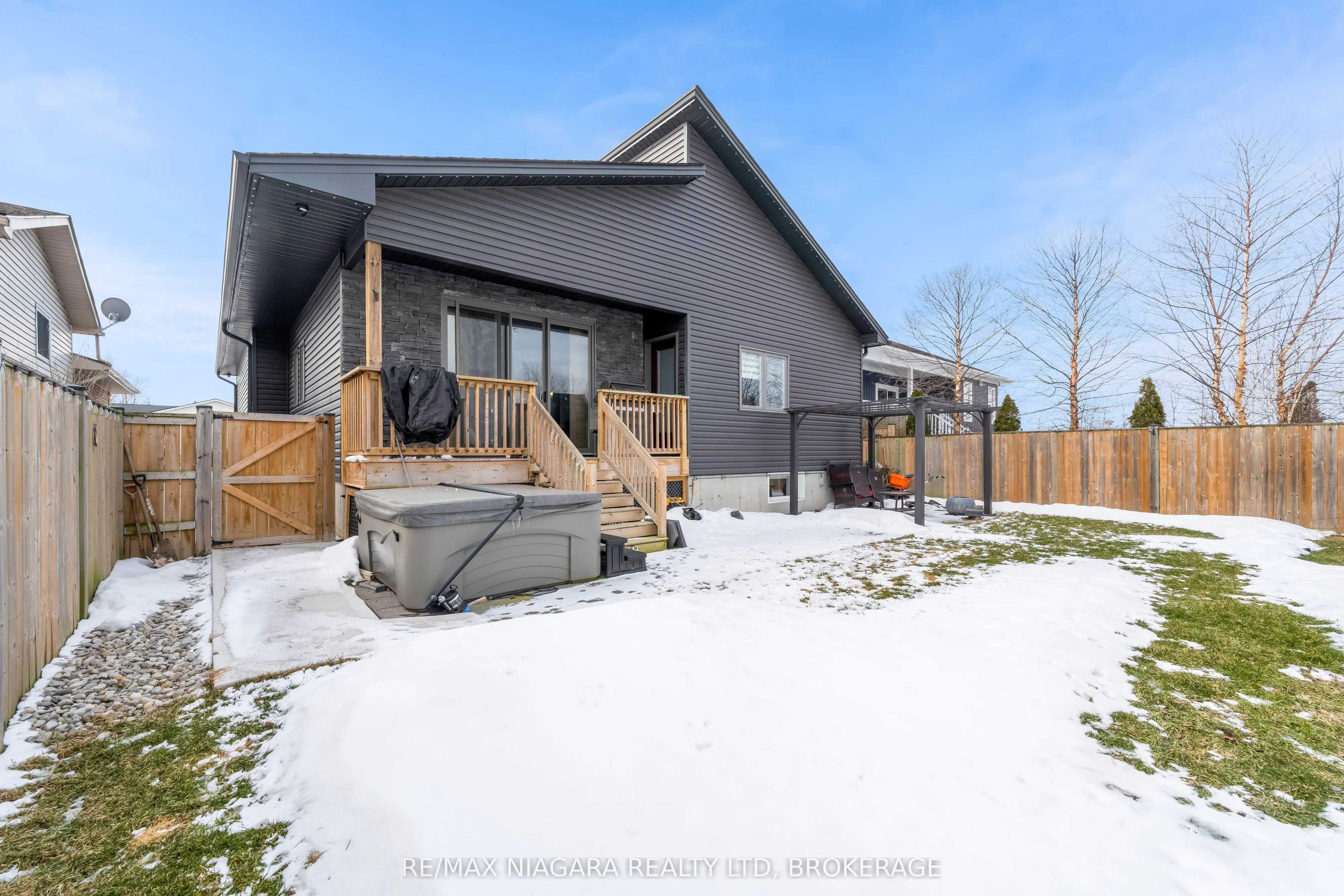5 Heron Pointe Road
