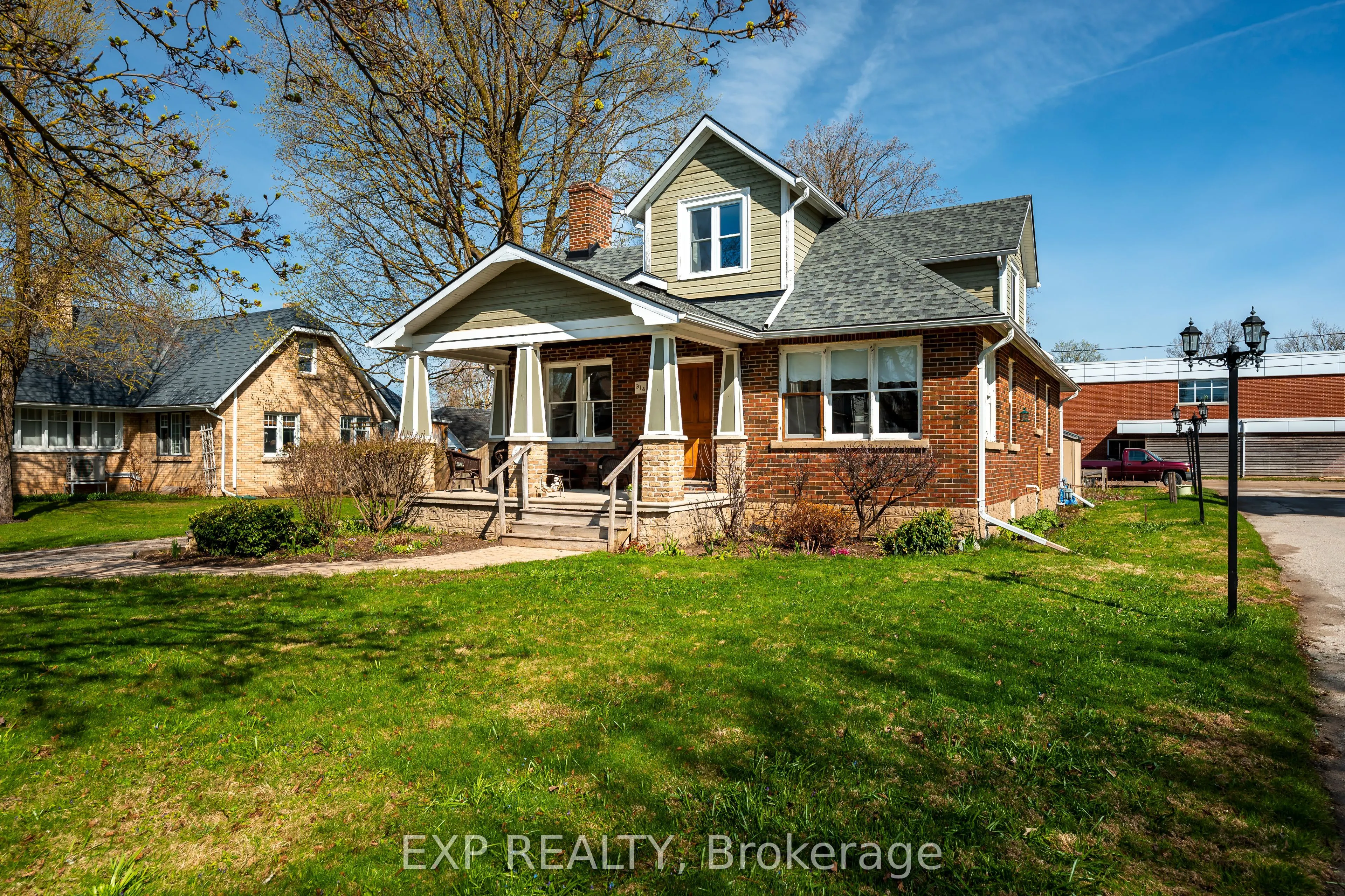 314 Main Street E
