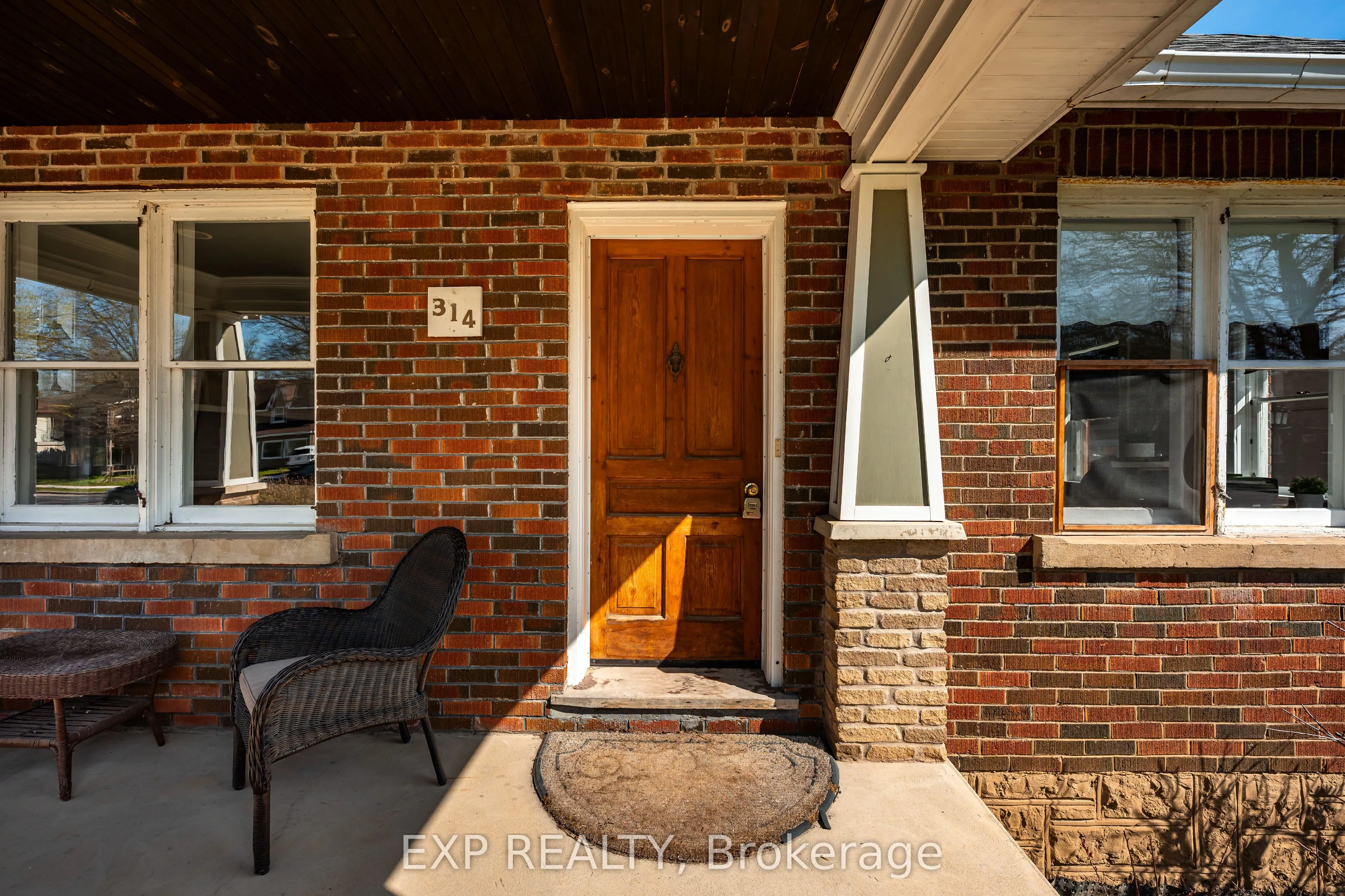 314 Main Street E