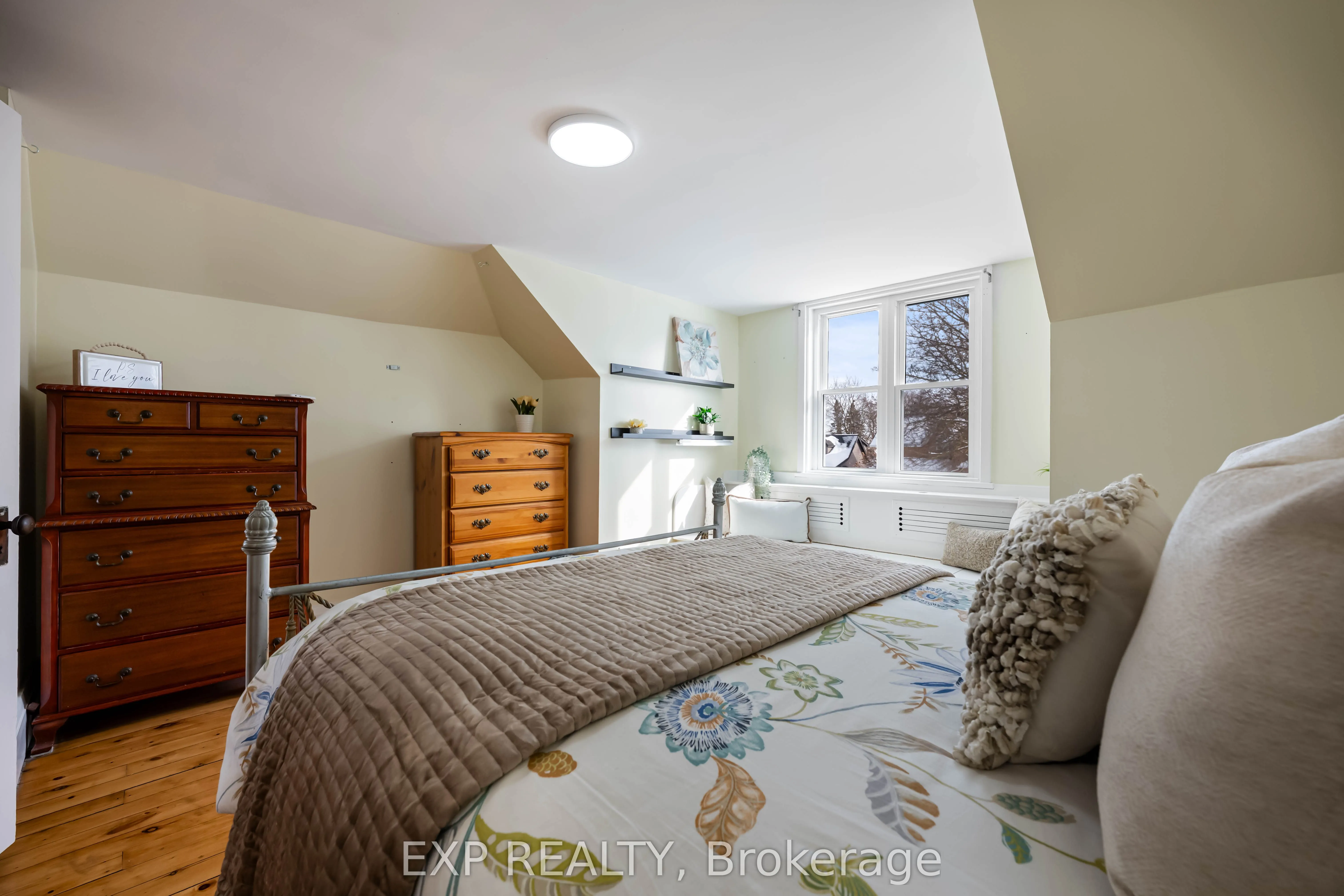 314 Main Street E