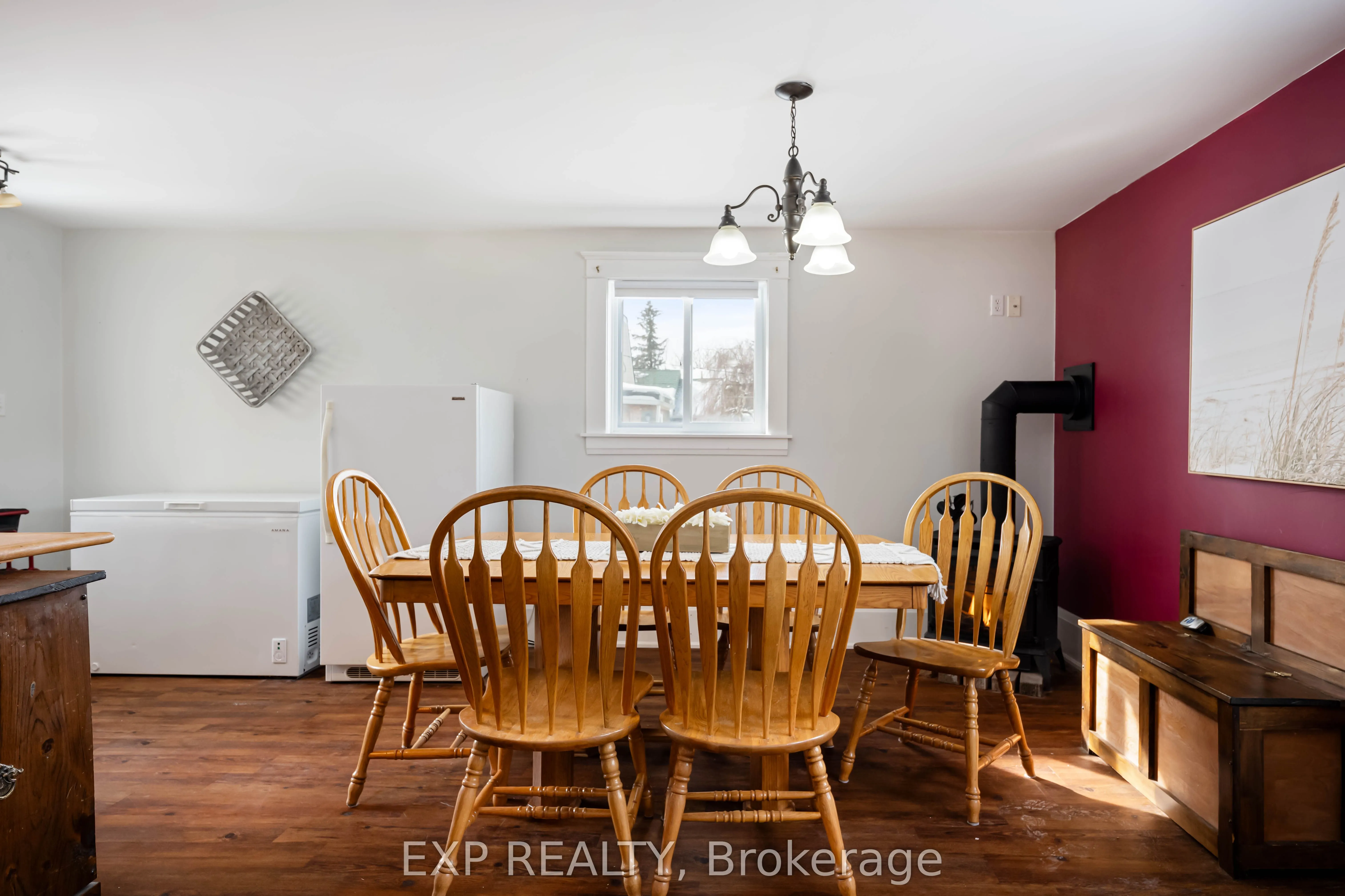 314 Main Street E
