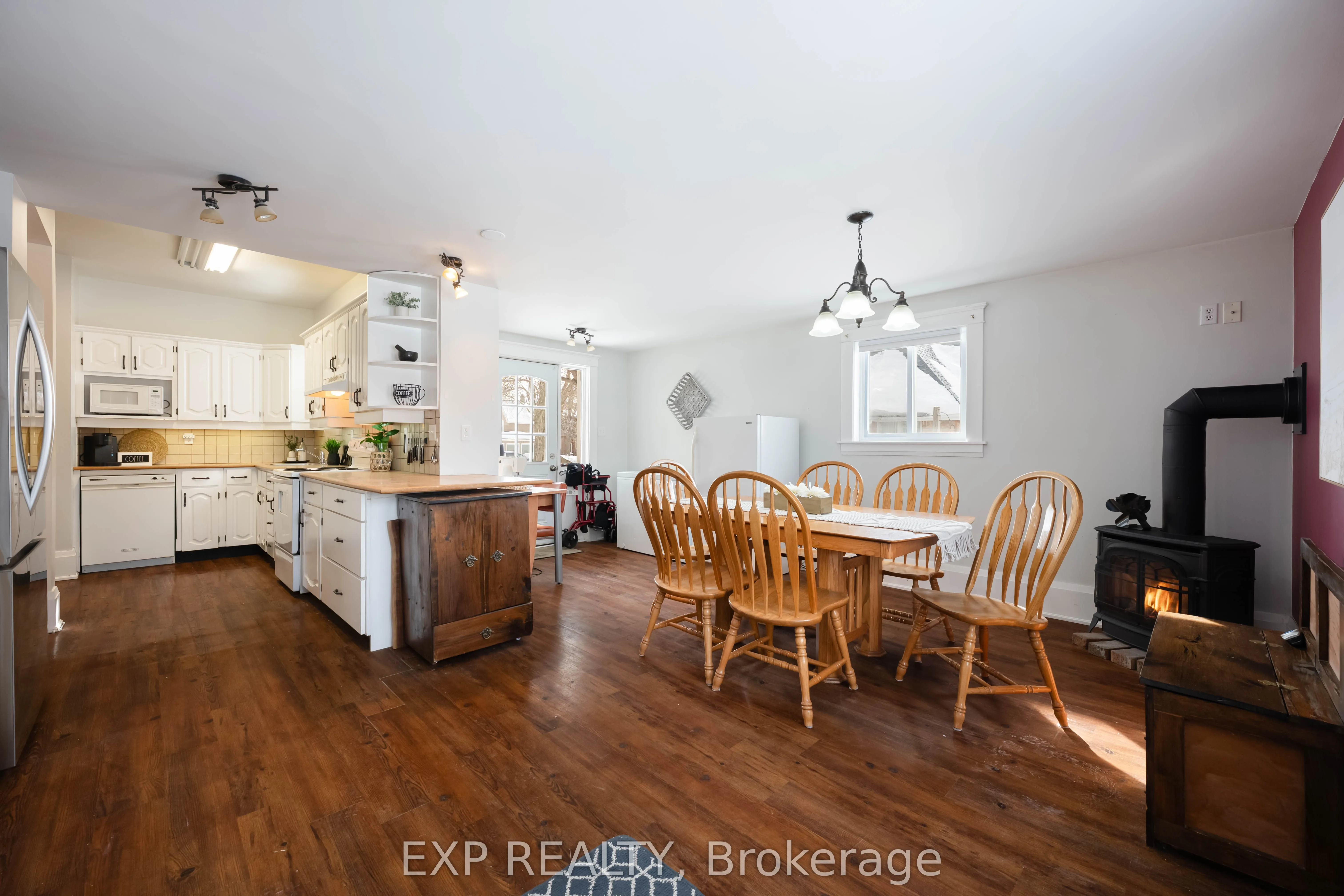 314 Main Street E
