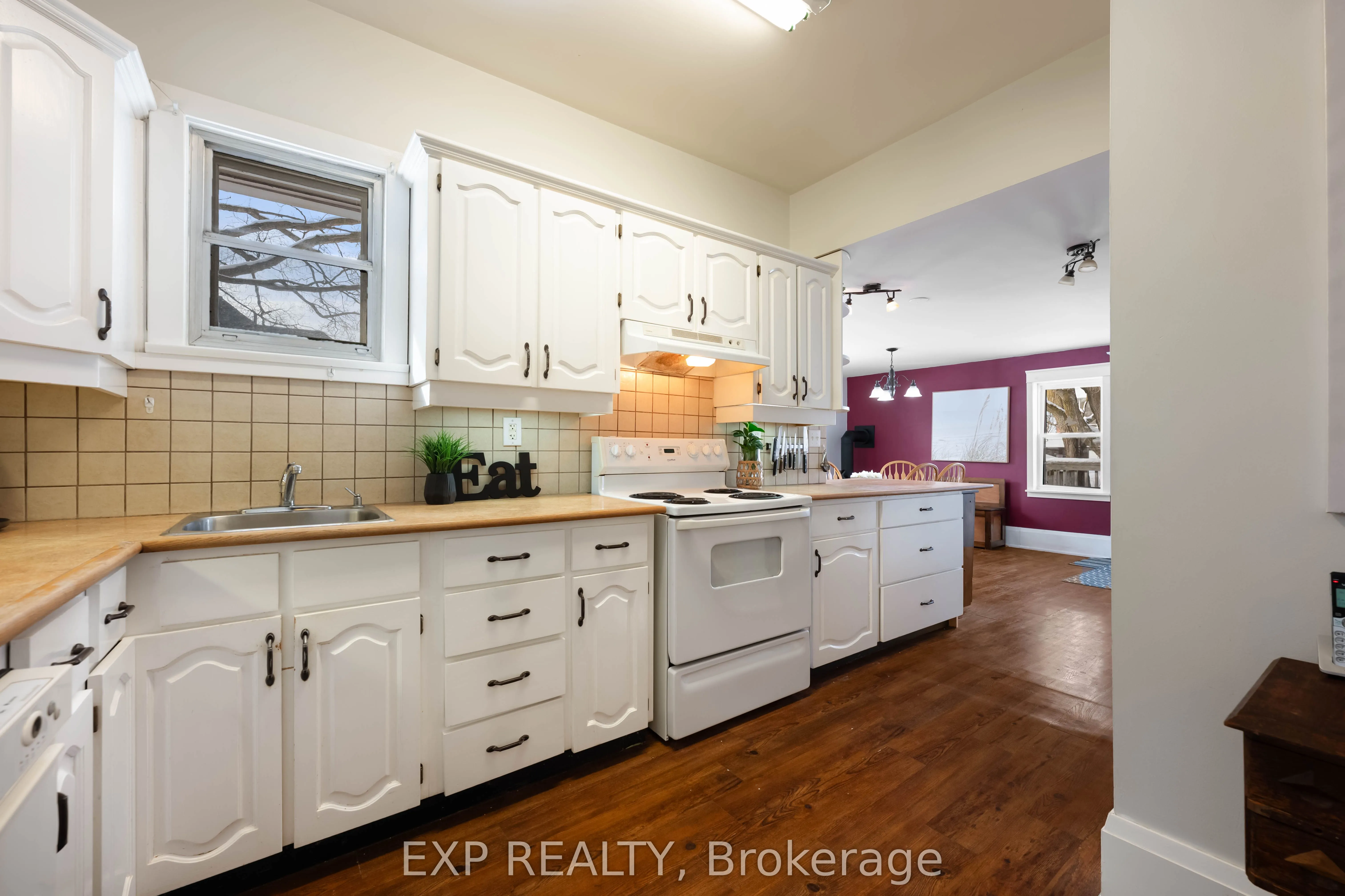 314 Main Street E