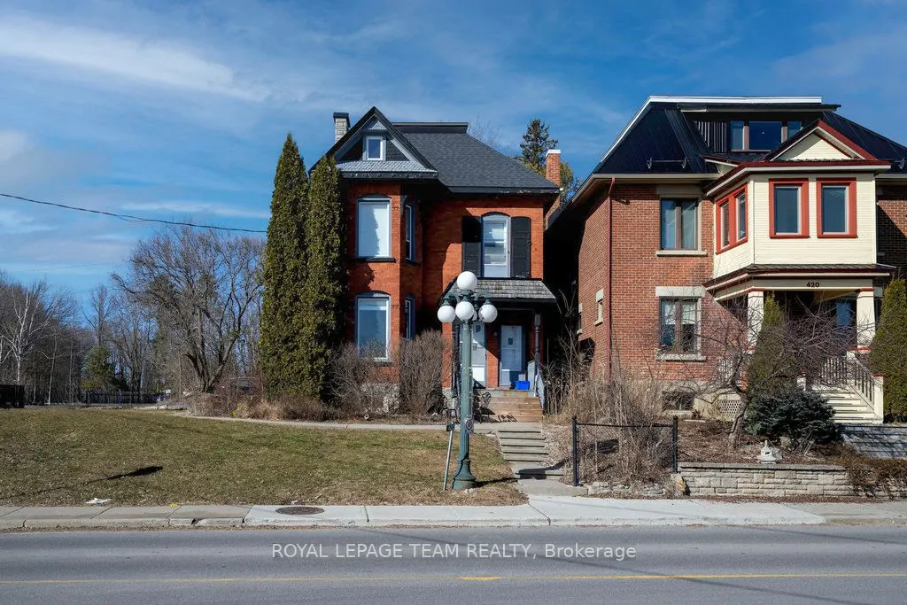 422 Donald B Munro Drive