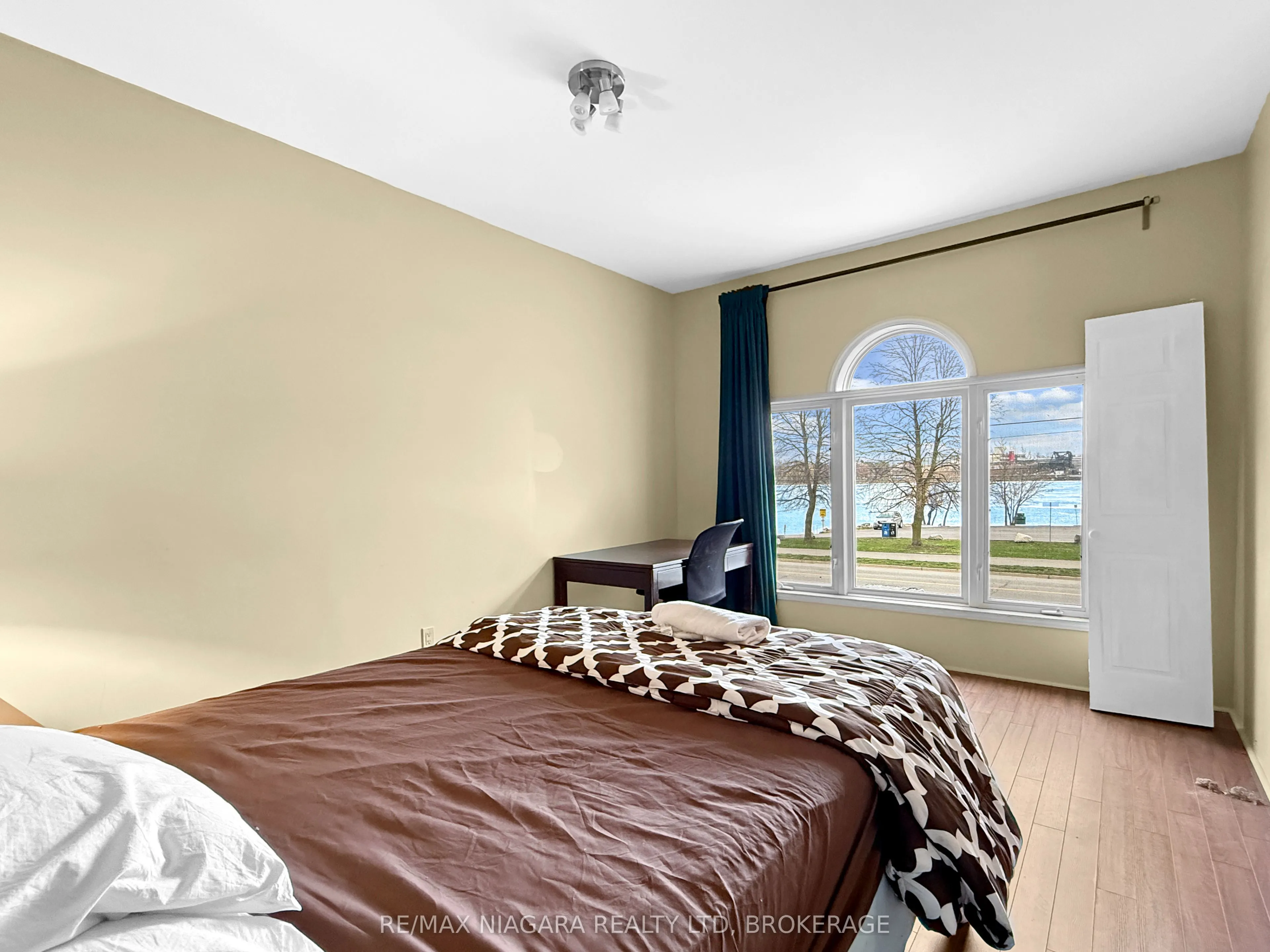 177 Niagara Boulevard