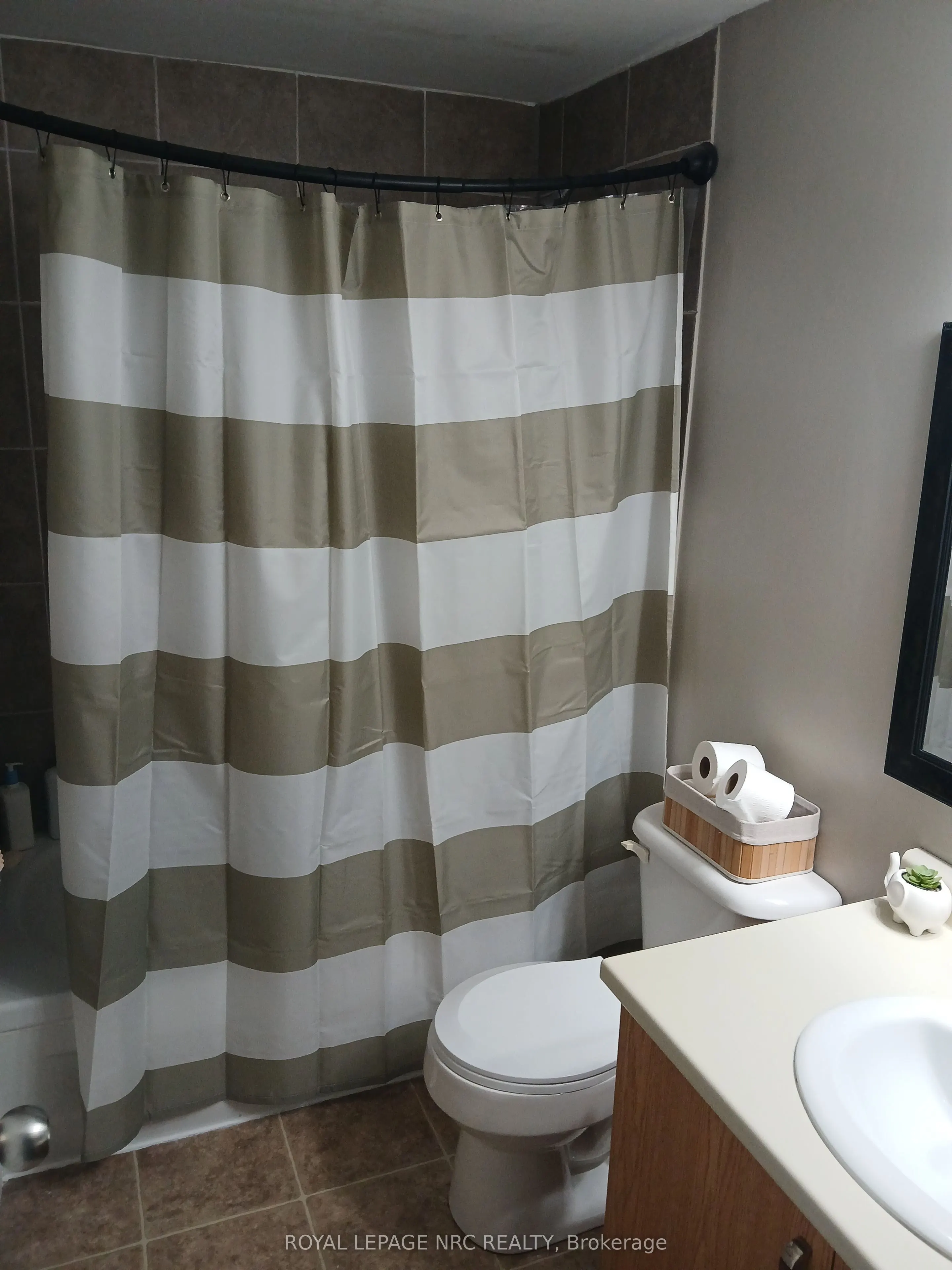 302 Vine Street #31