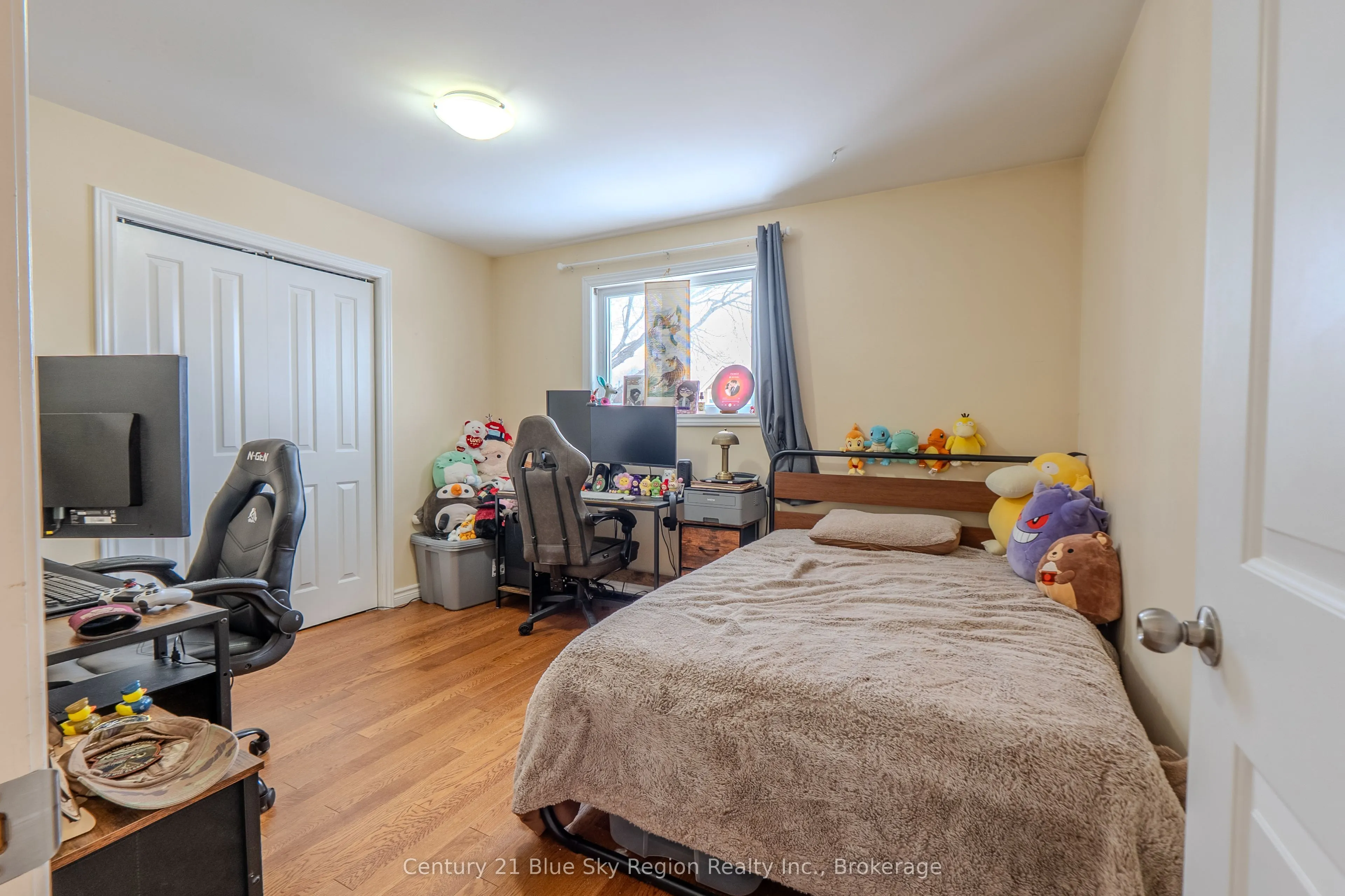 373 First Avenue E