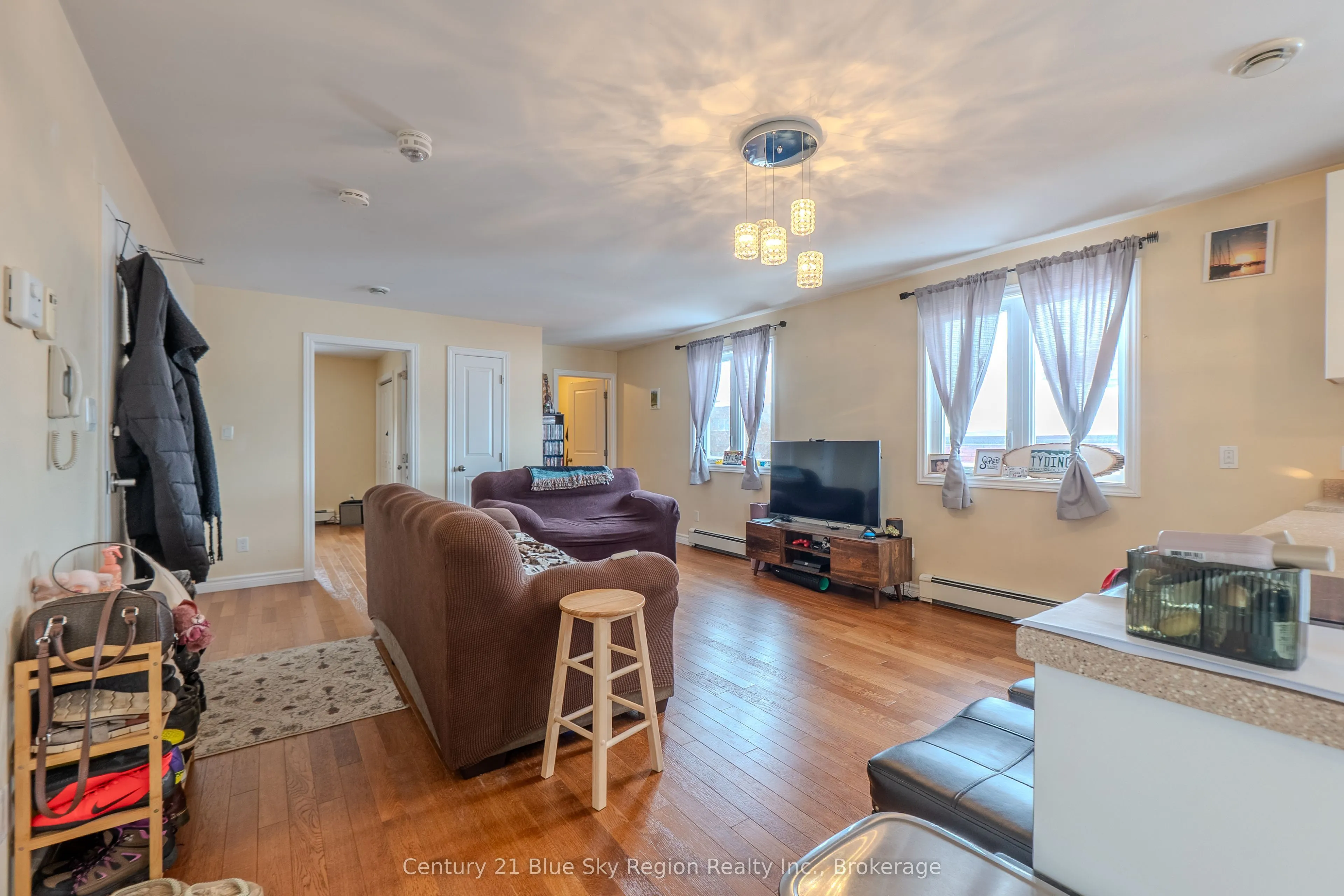 373 First Avenue E