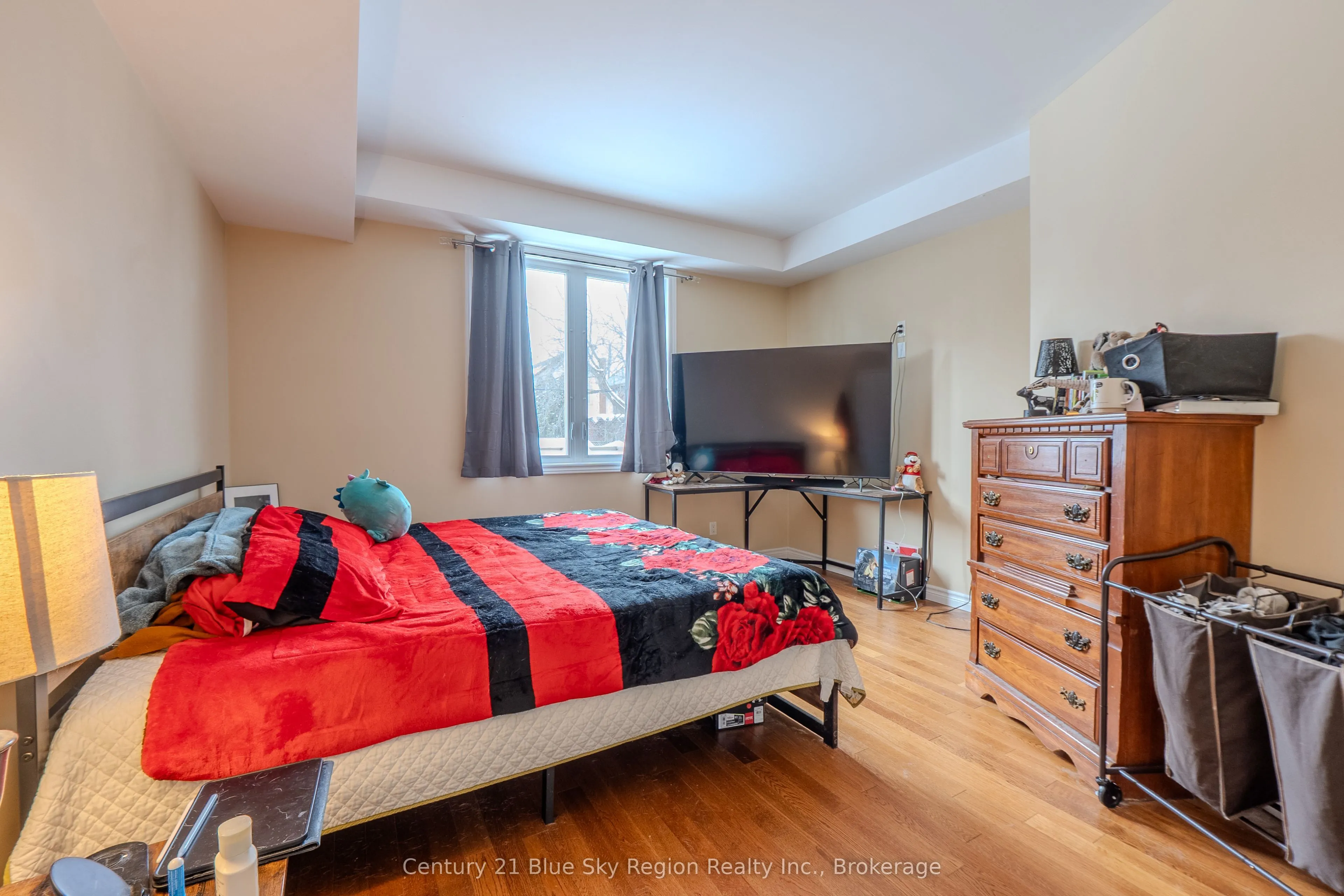 373 First Avenue E