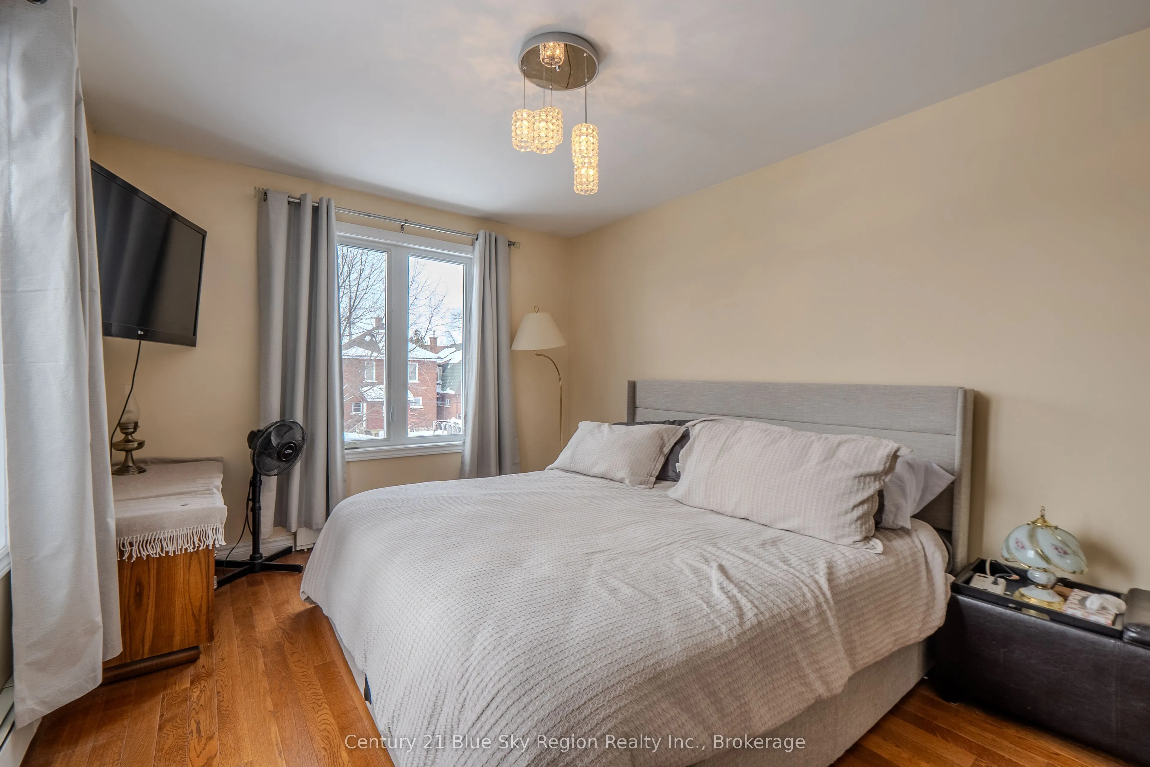 373 First Avenue E
