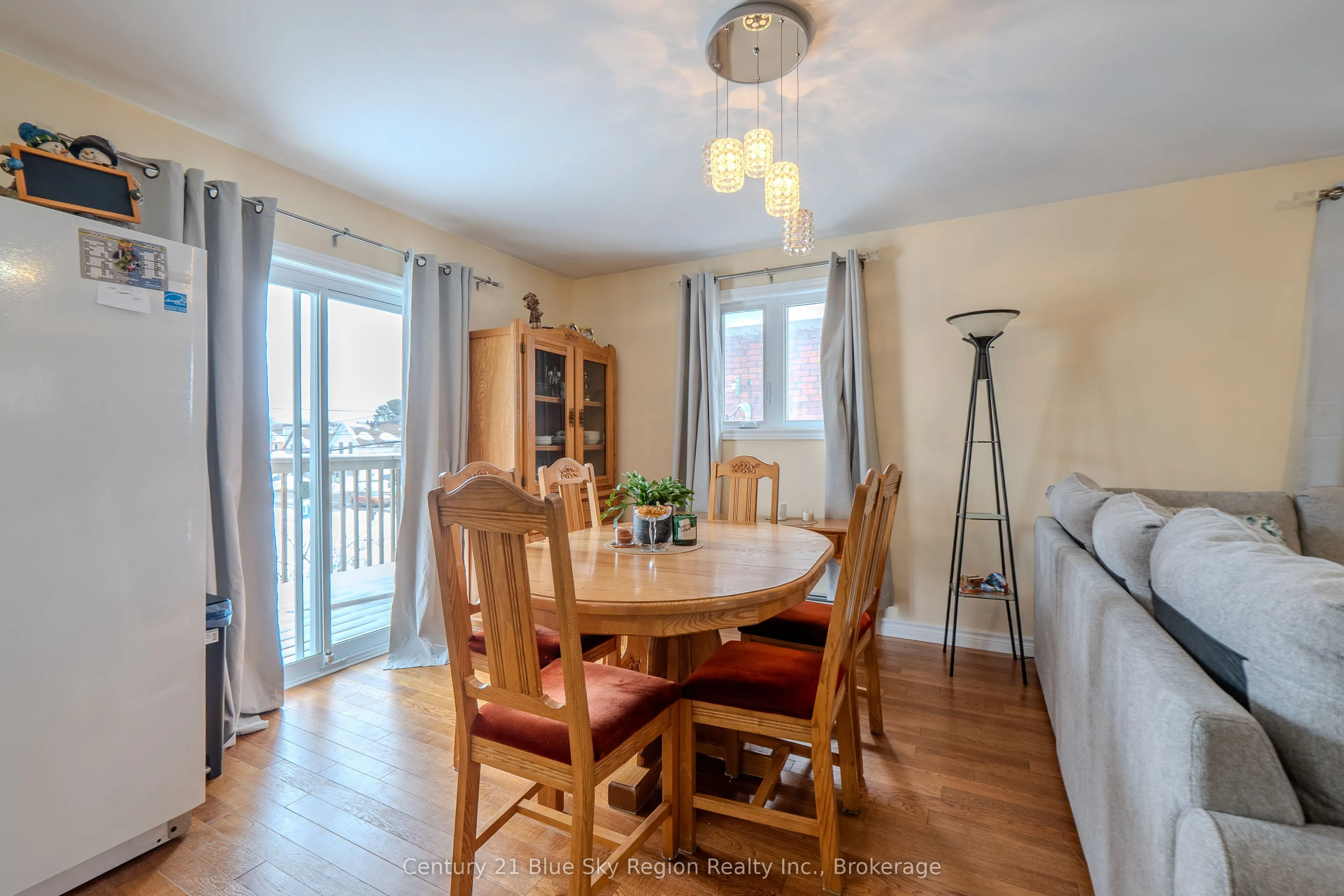 373 First Avenue E